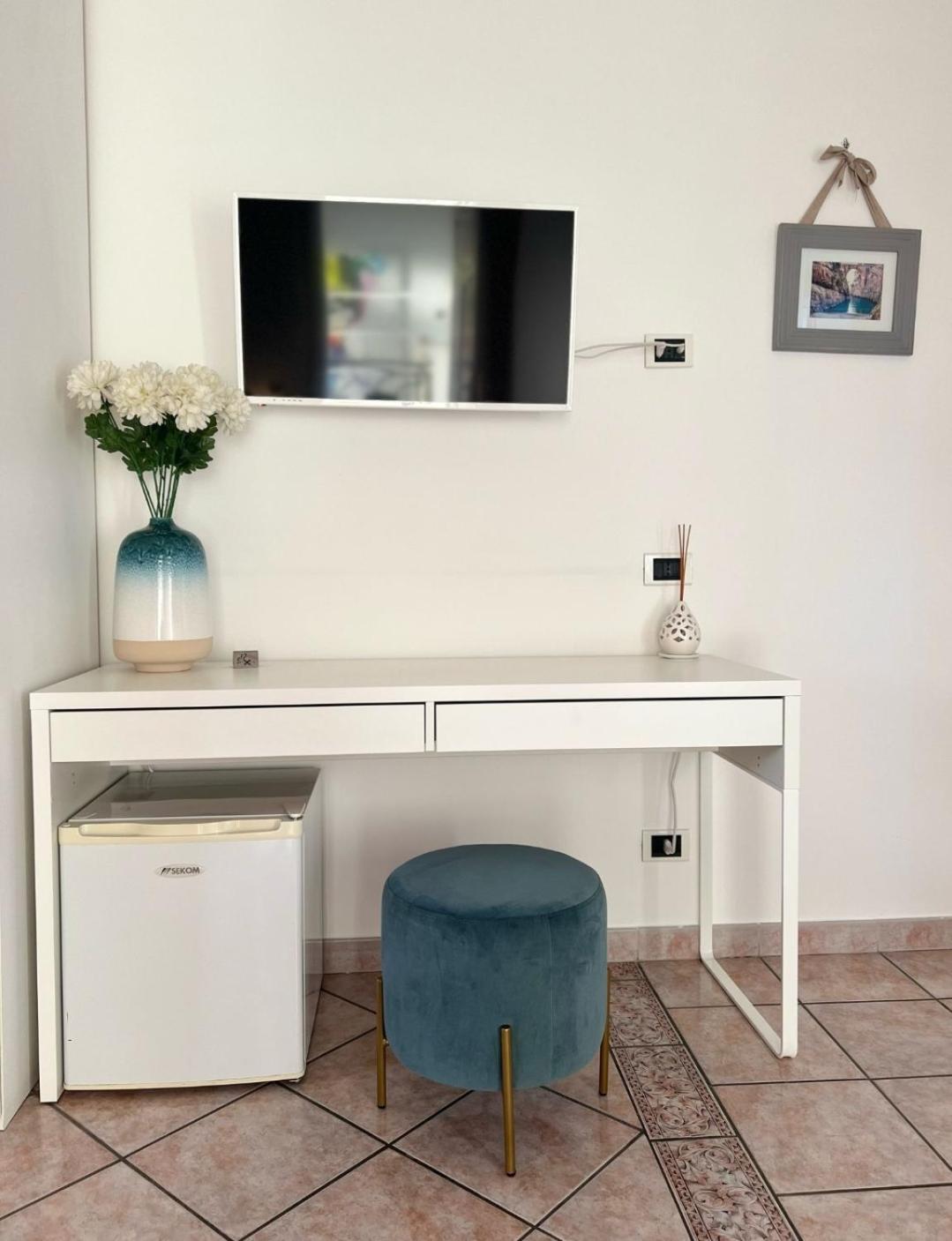 Deluxe Double Room (2 Adults + 1 Child)