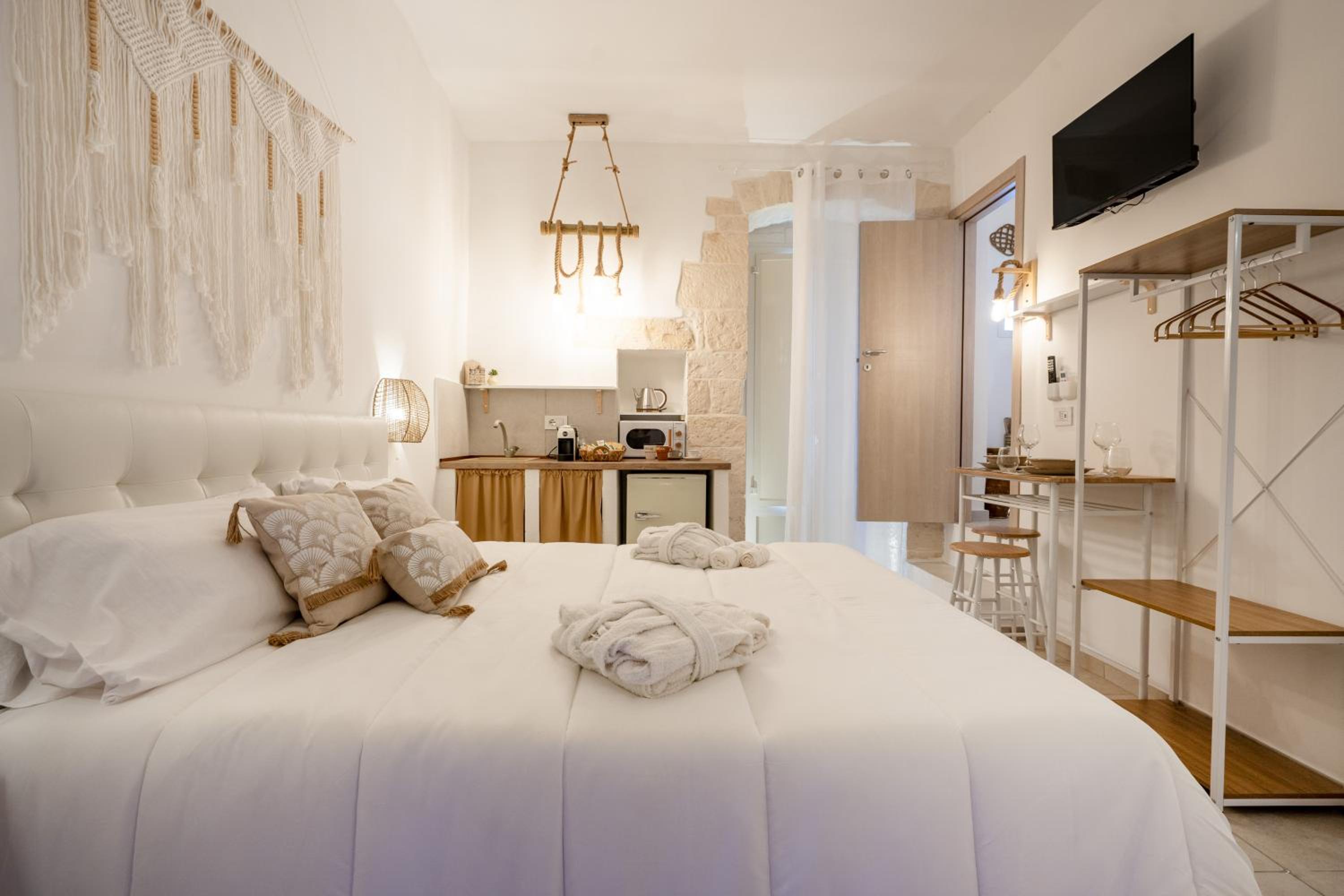 Superior One-Bedroom Apartment with Balcony