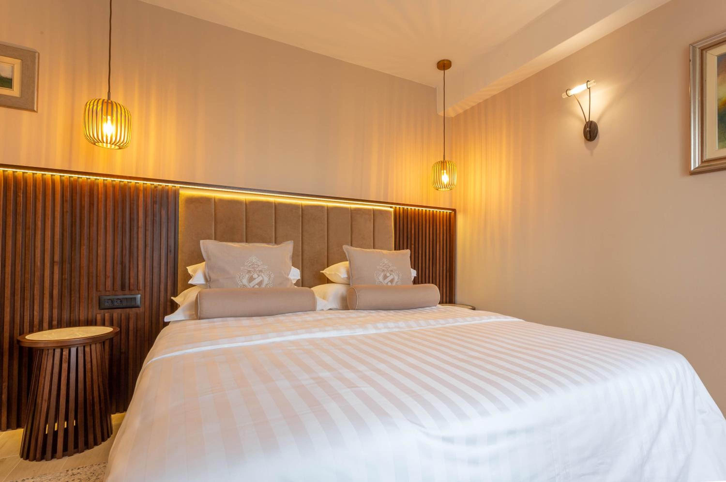 Superior Suite with Sea View - Photo 16