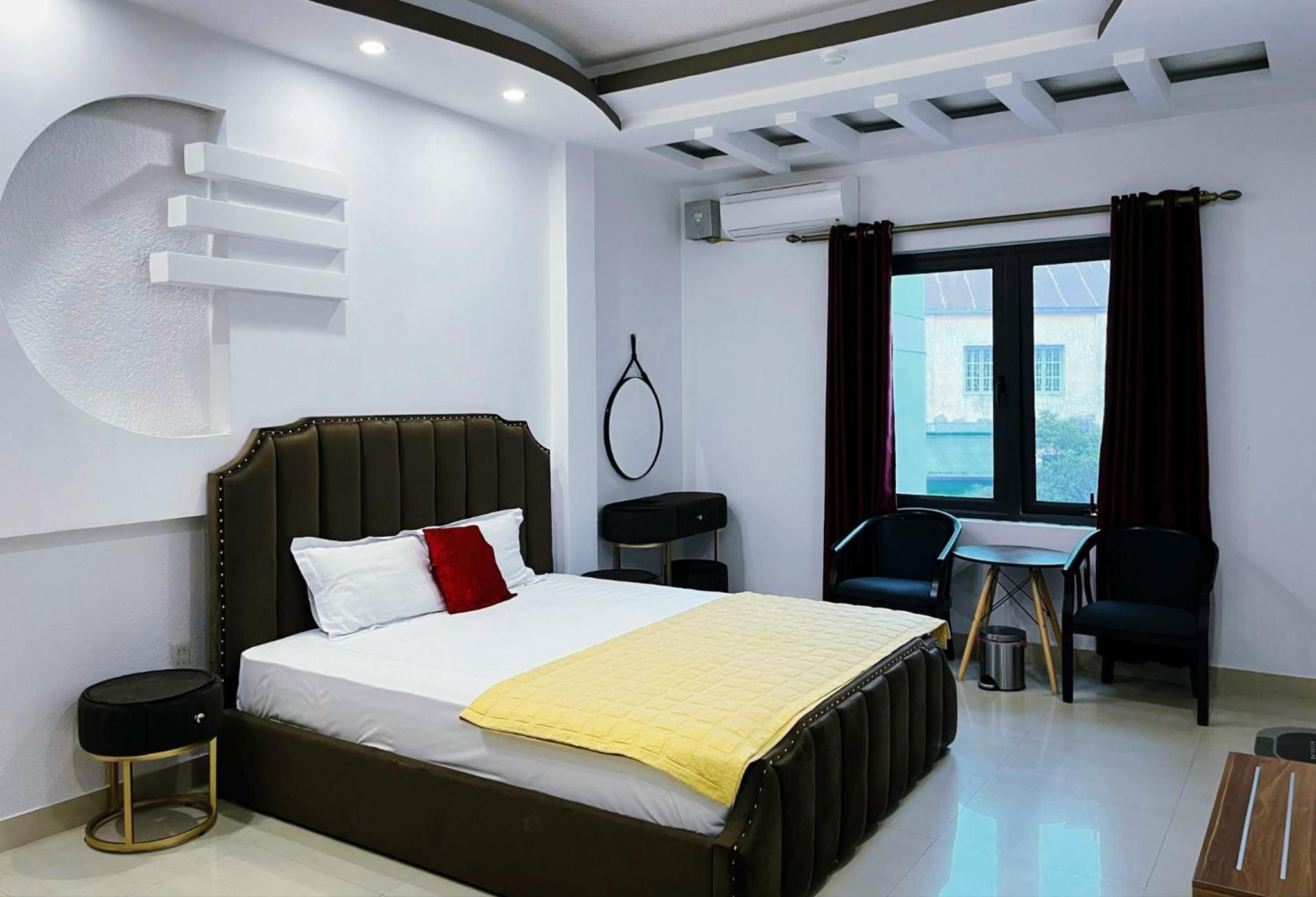 Standard King Room