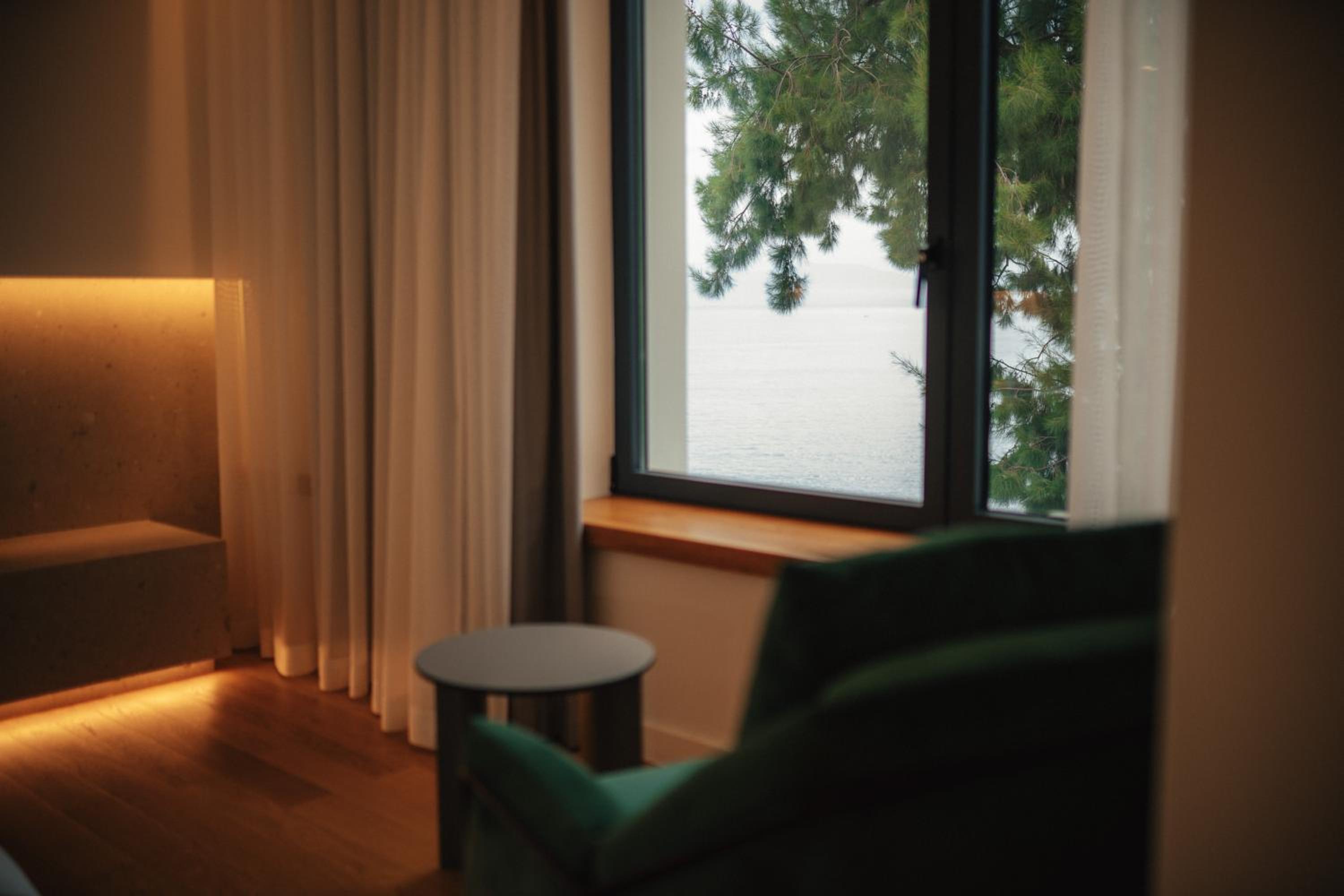 Deluxe Double Room with Sea View photo 3