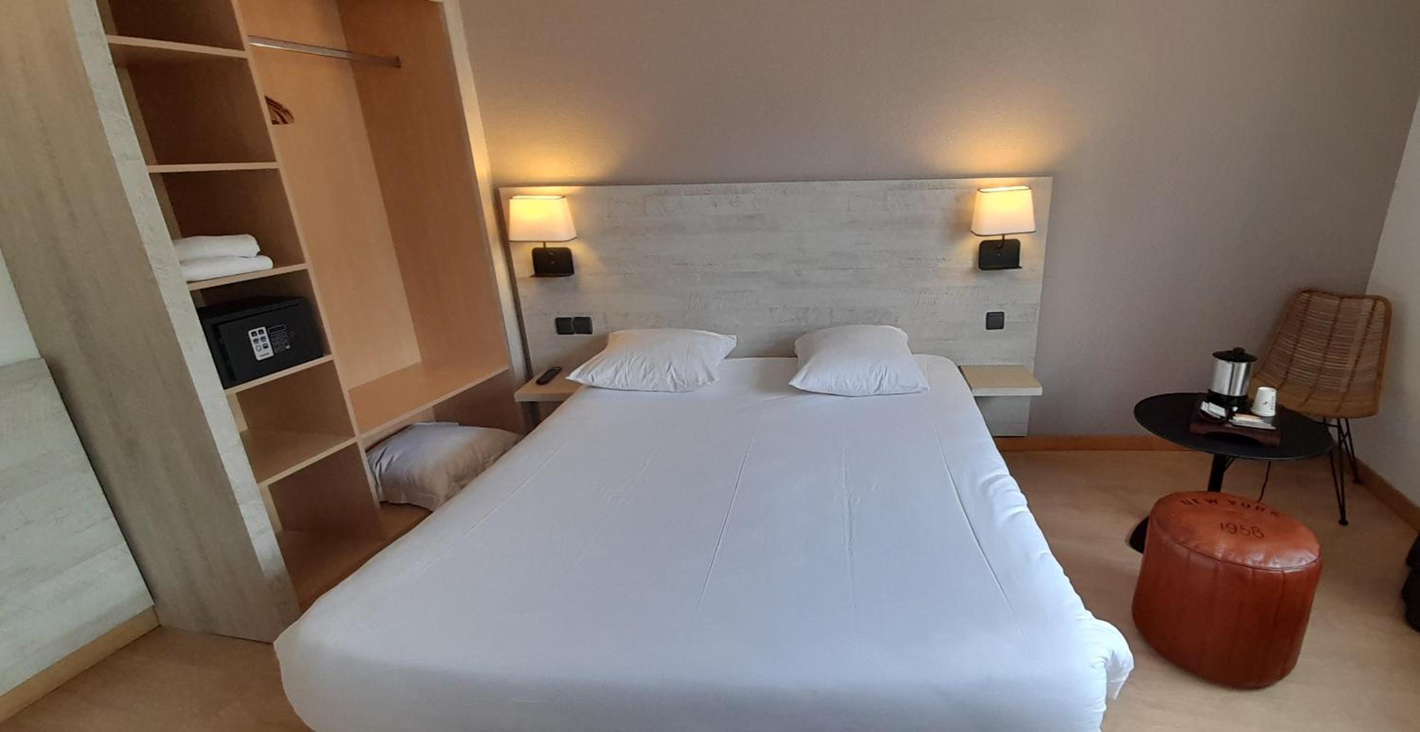 Double Room - Photo 3