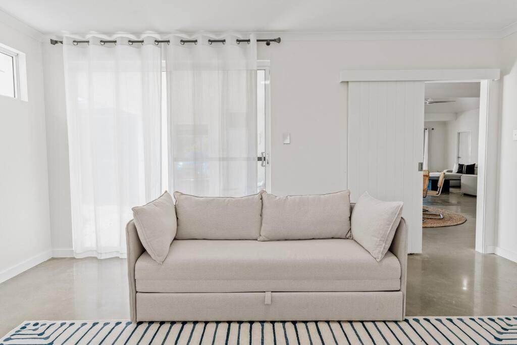 Four-Bedroom House photo 2