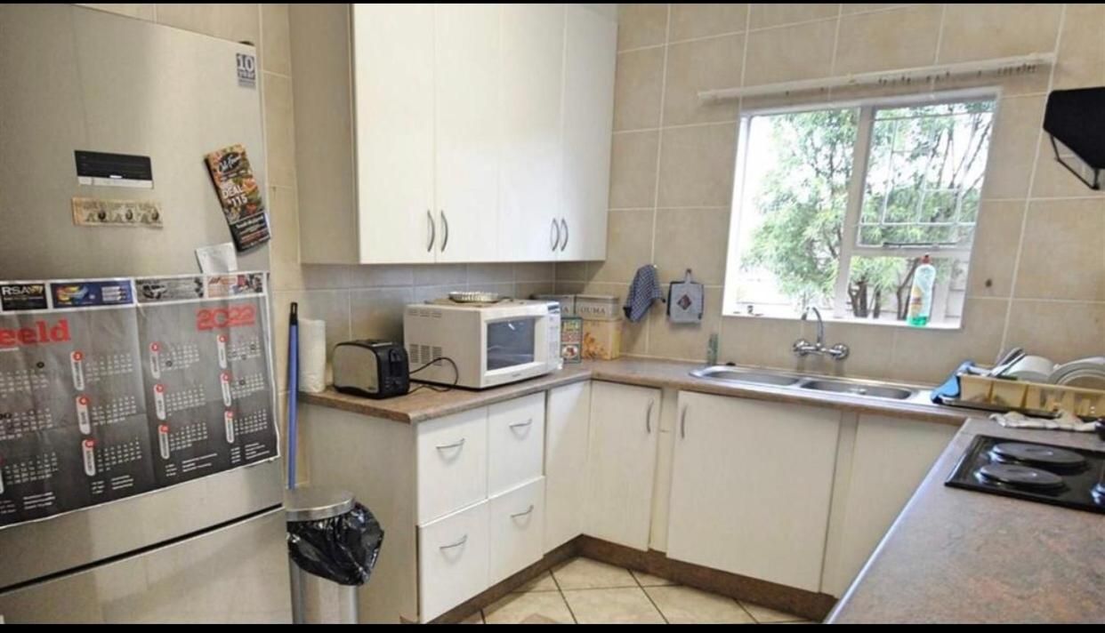 Four-Bedroom House photo 2