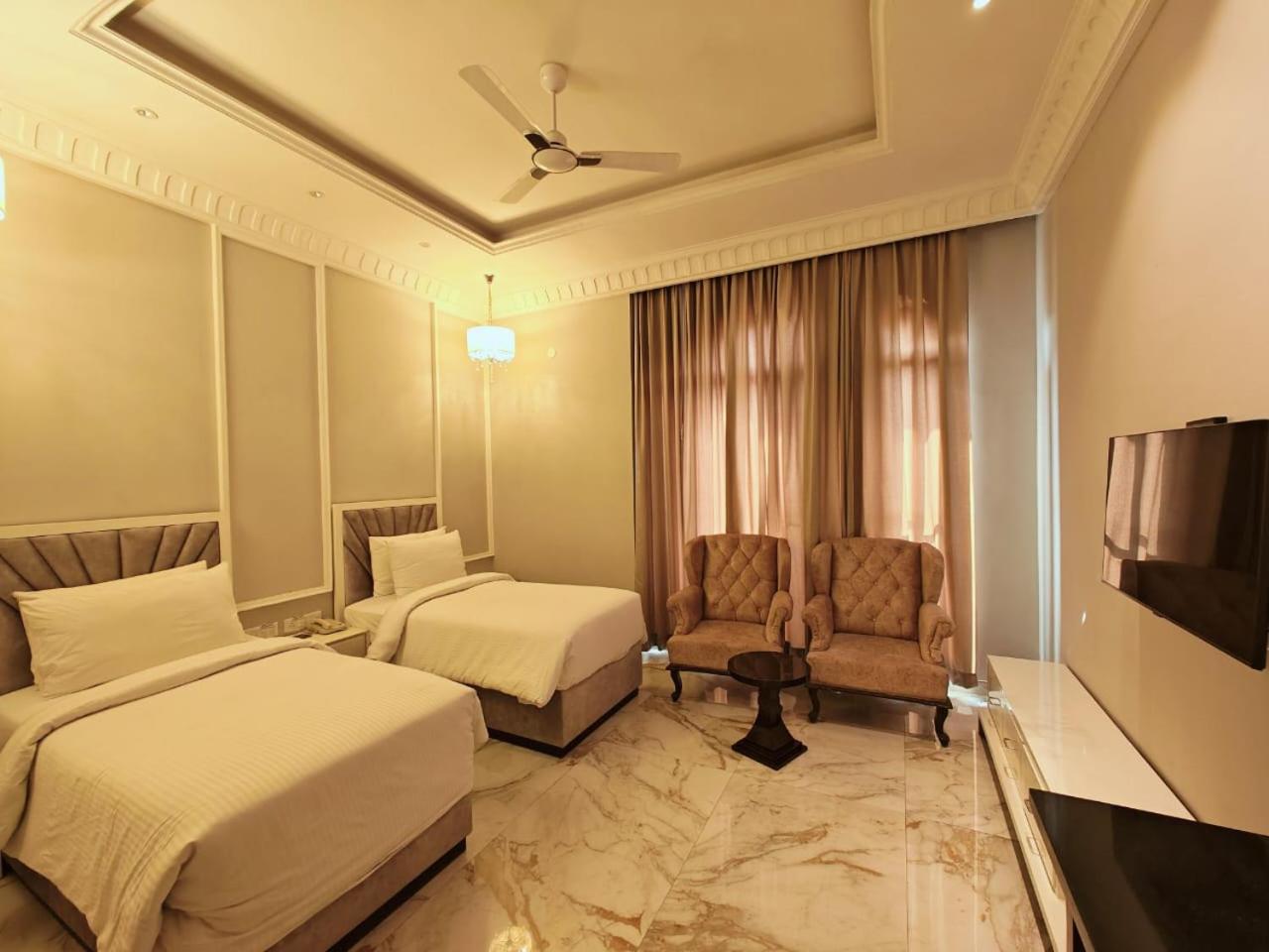 Deluxe Twin Room photo 3