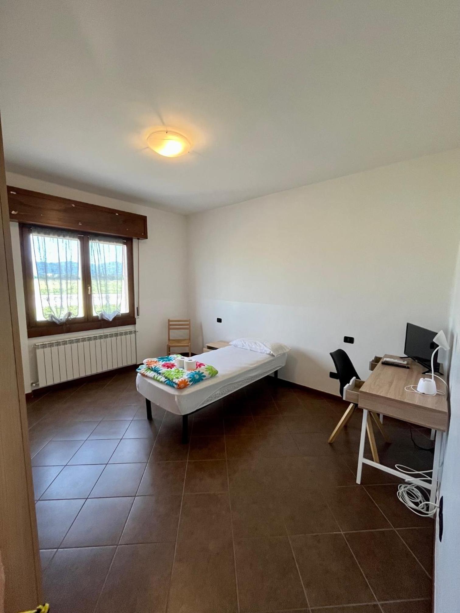 Single Room with Shared Bathroom