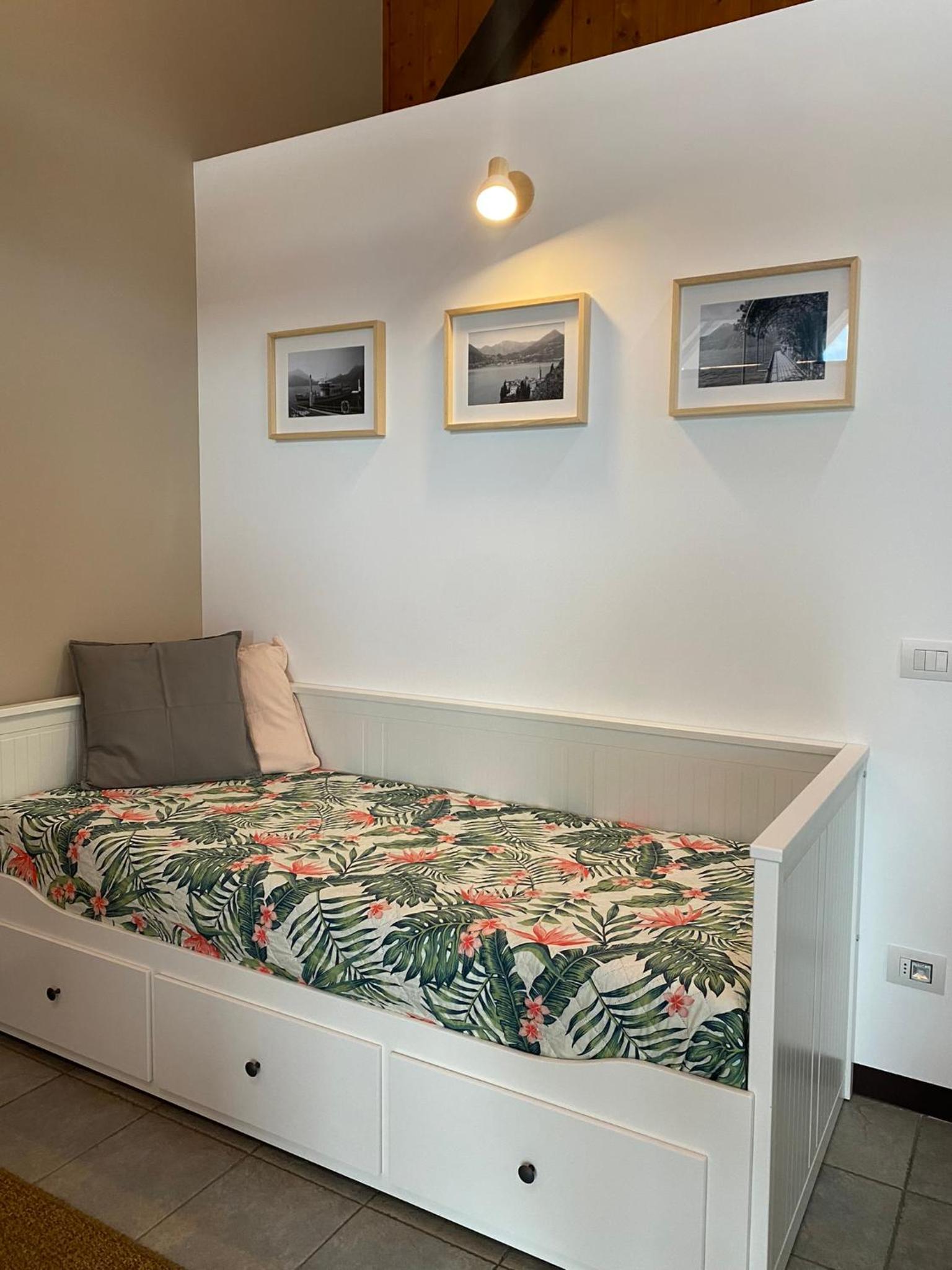 One-Bedroom Apartment - Photo 1