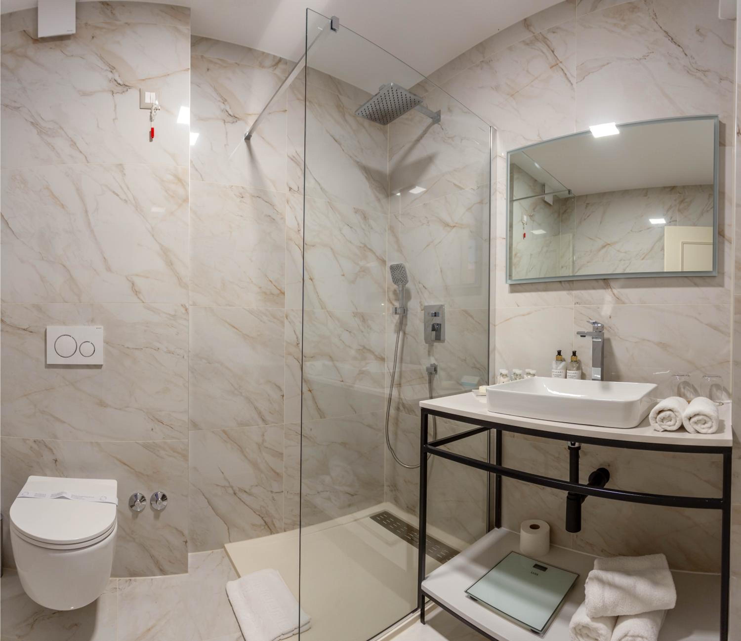 Superior Suite with Sea View - Photo 4