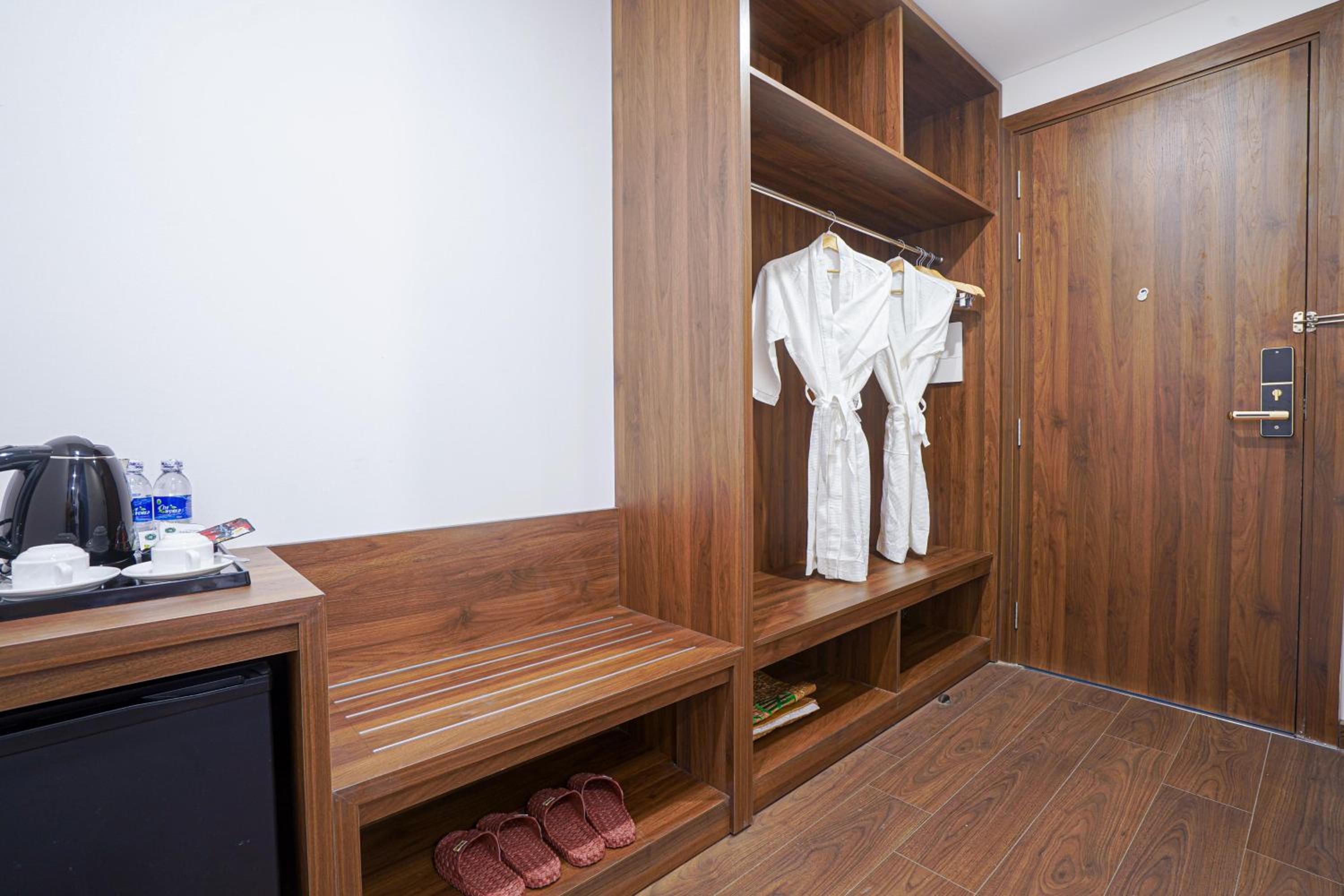 Triple Room with City View - Photo 4