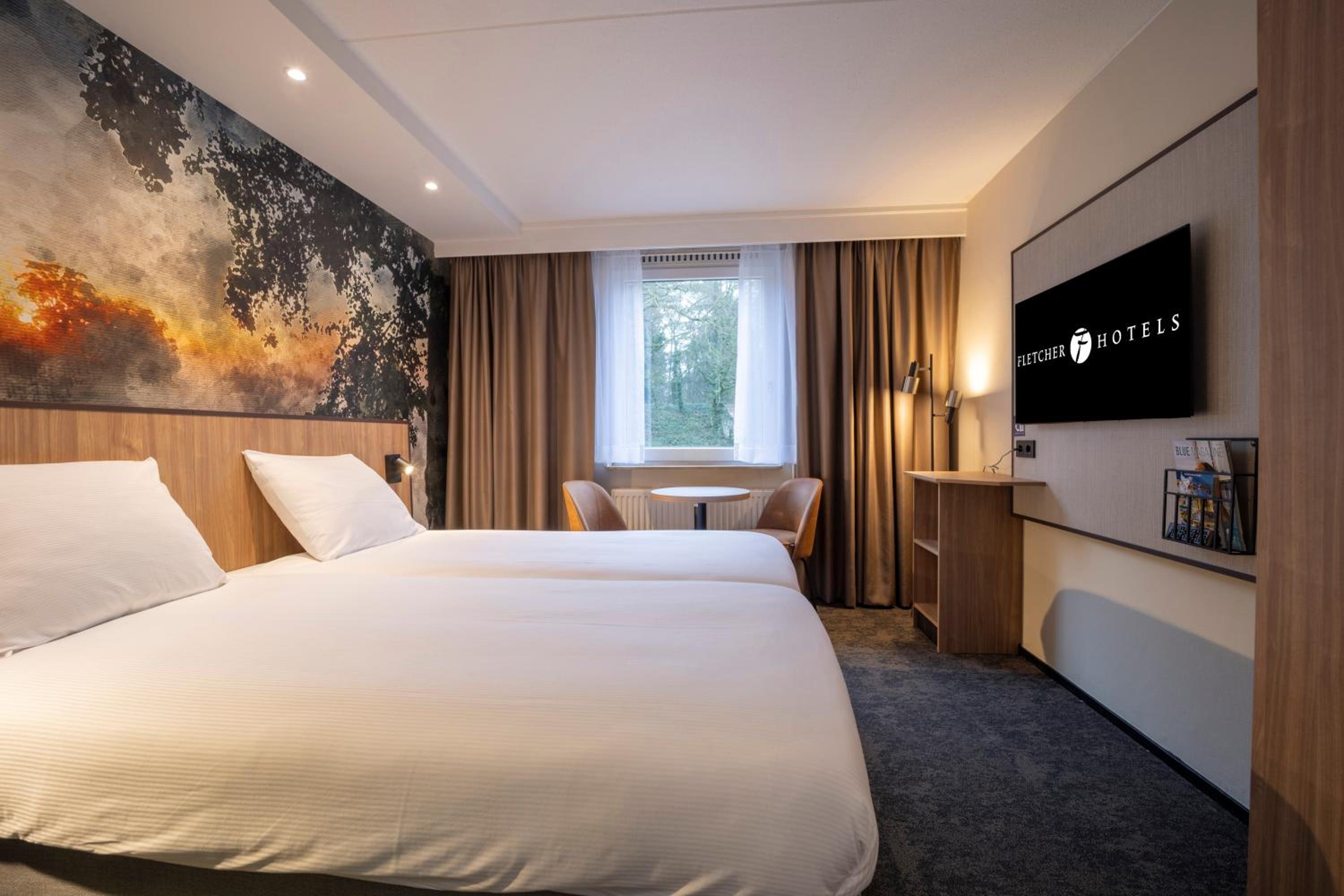 Deluxe Double Room with Shower - Photo 3