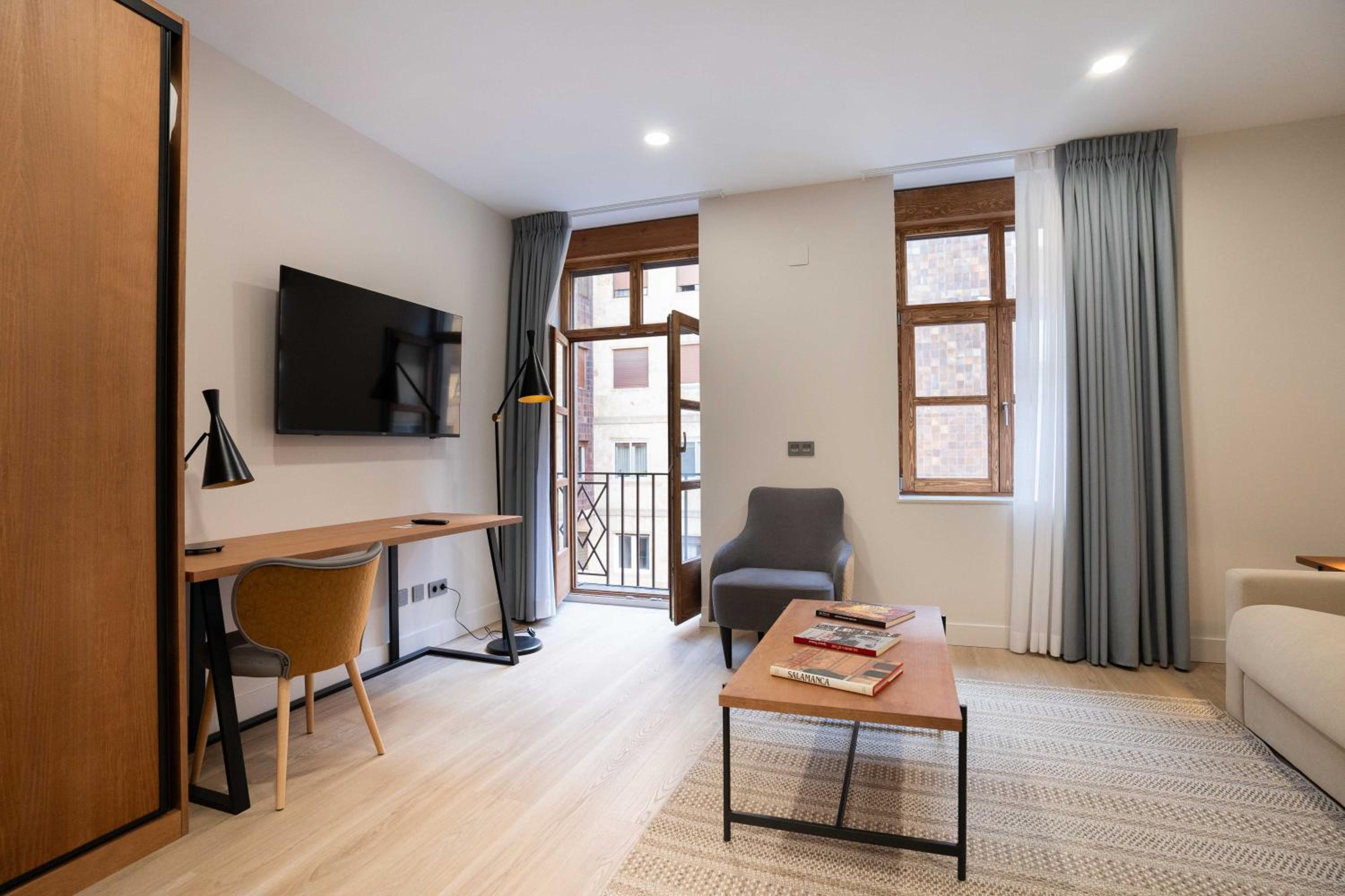 Studio With Sofa Bed