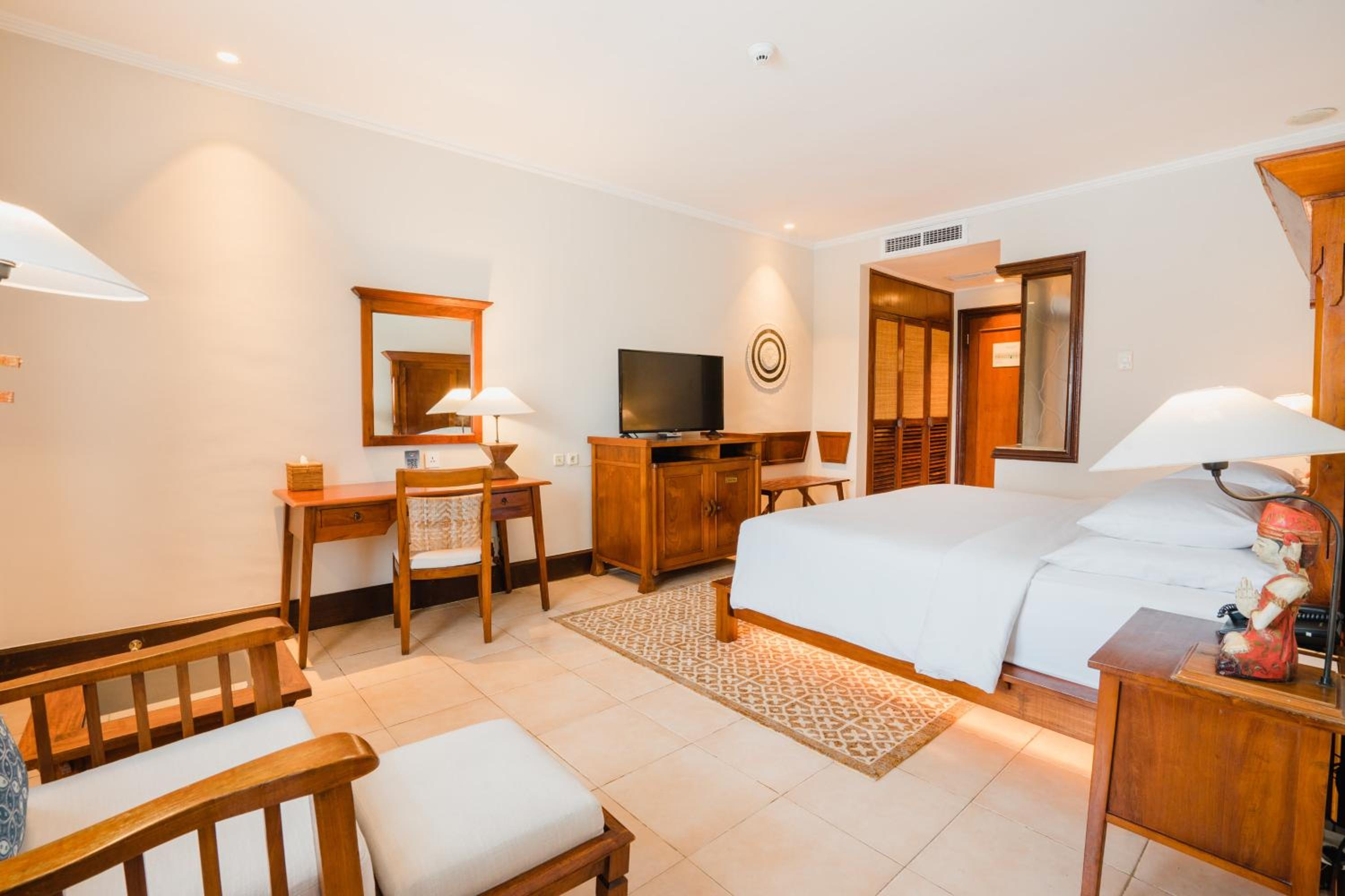 Grand Deluxe Room - Photo 1