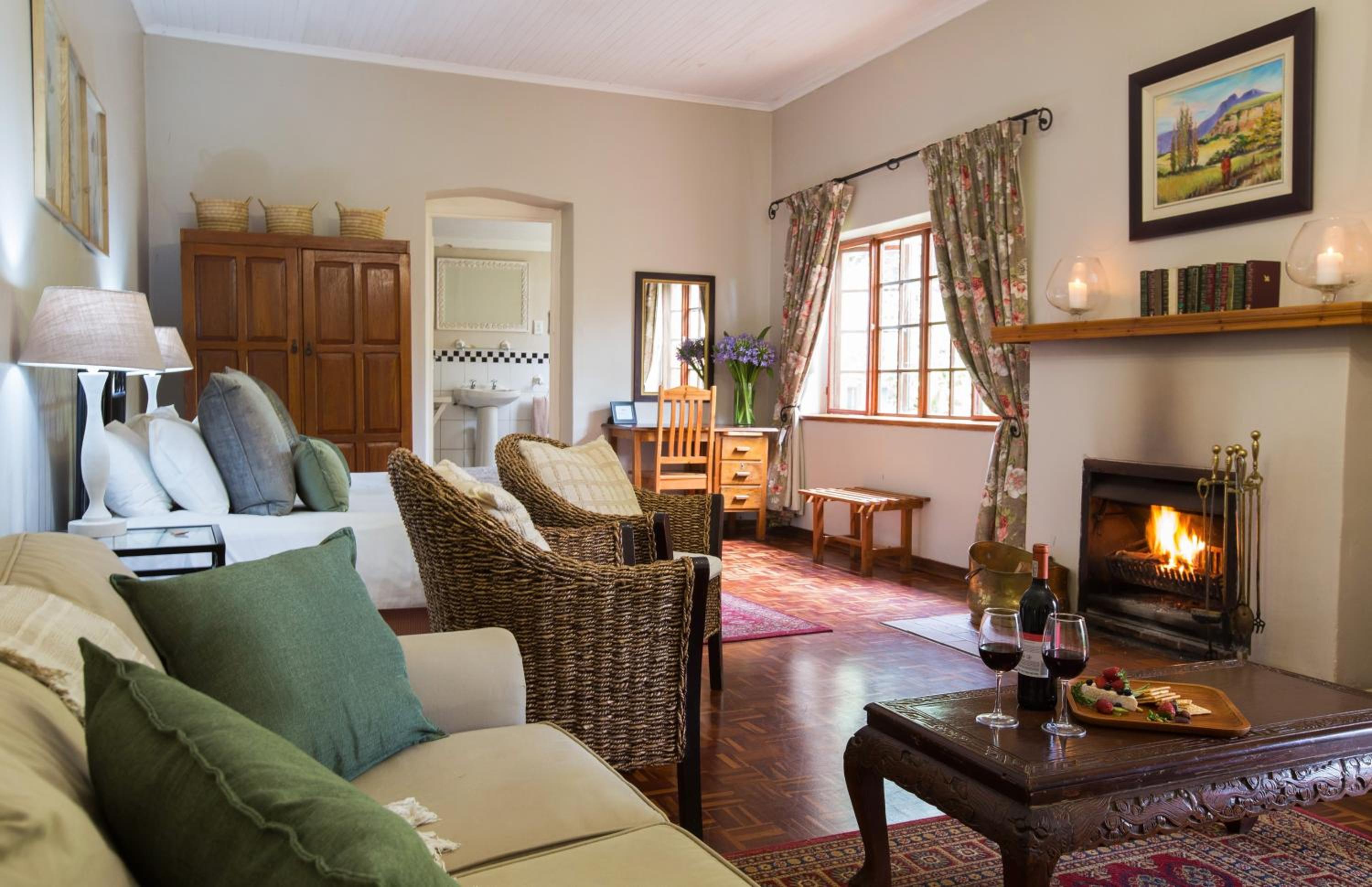 Superior Twin or Double Suite - Photo 3