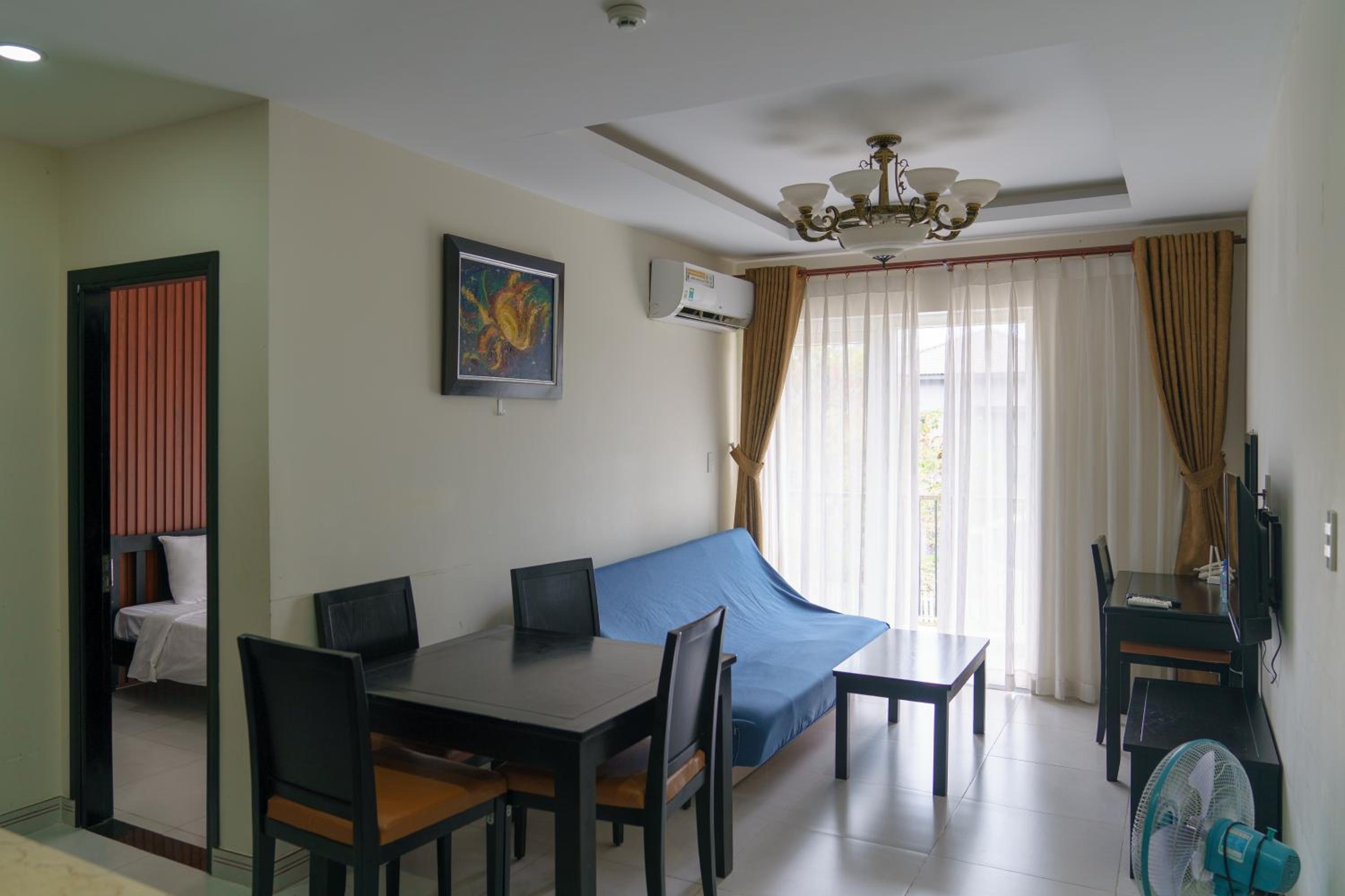 One-Bedroom Apartment - Photo 6