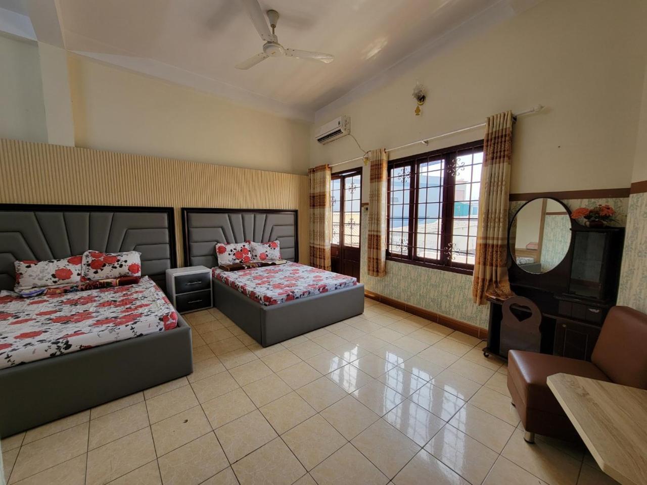 Double Room with Two Double Beds - Photo 19