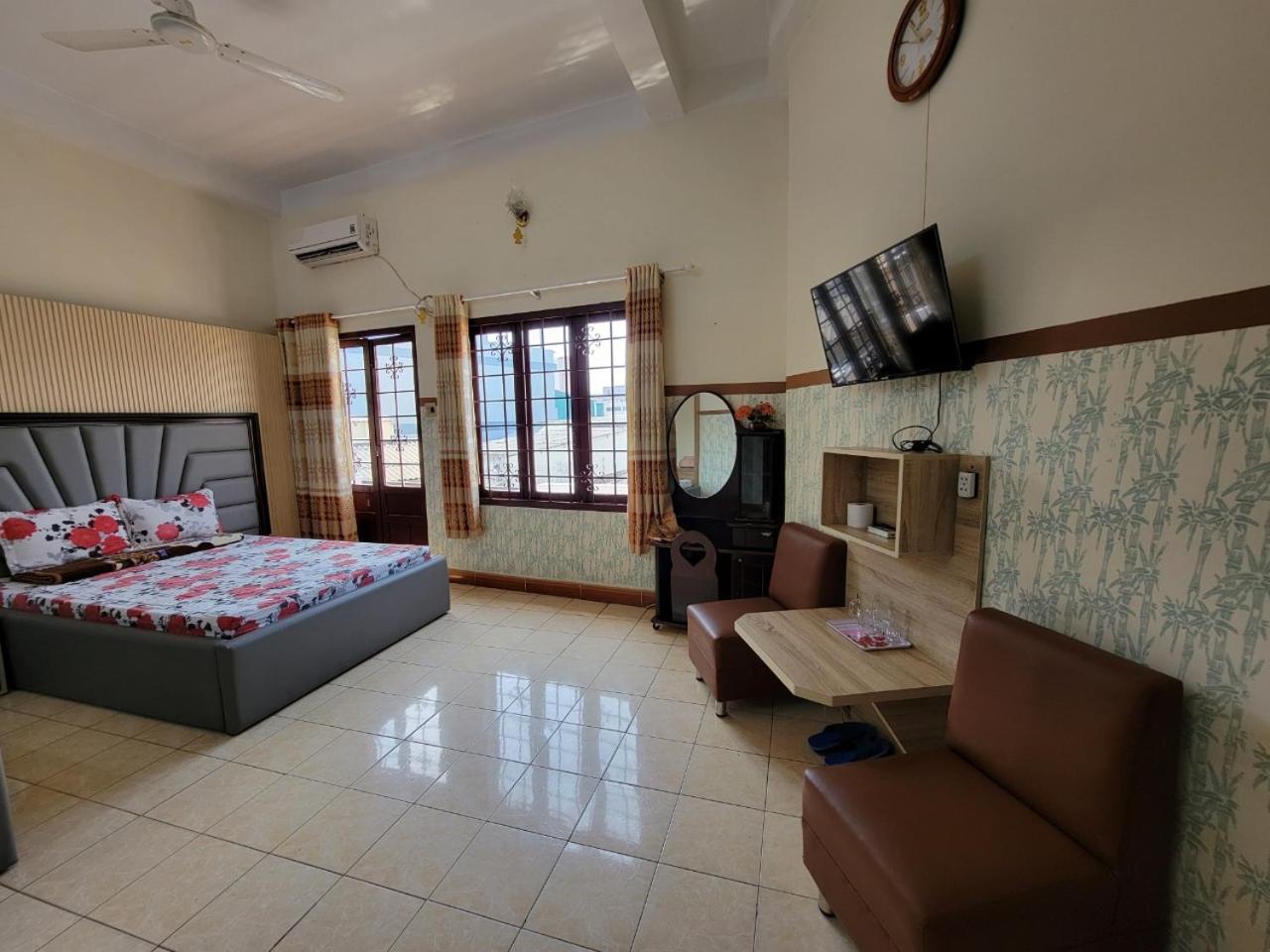 Double Room with Two Double Beds - Photo 11