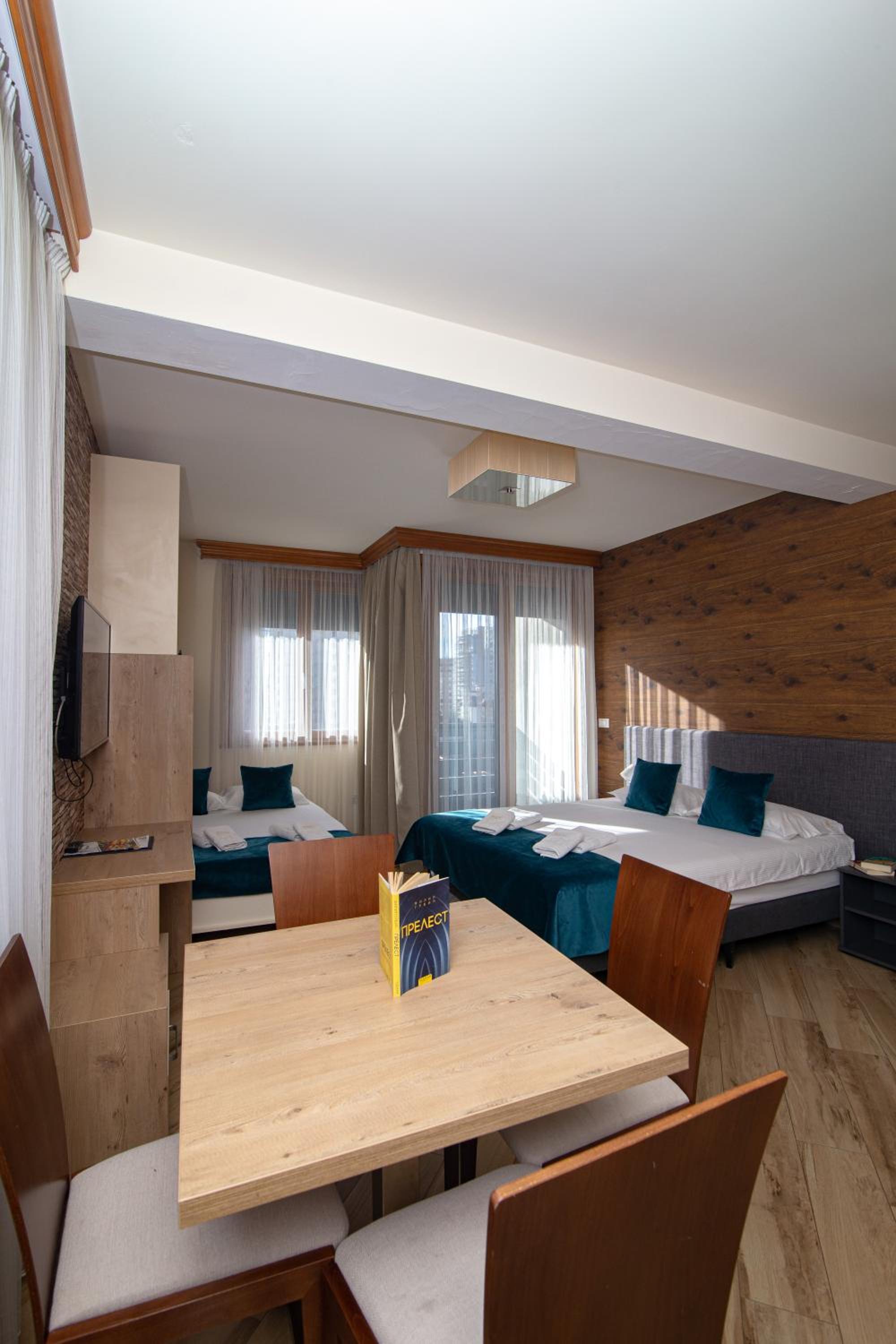 Studio Apartment - Photo 11