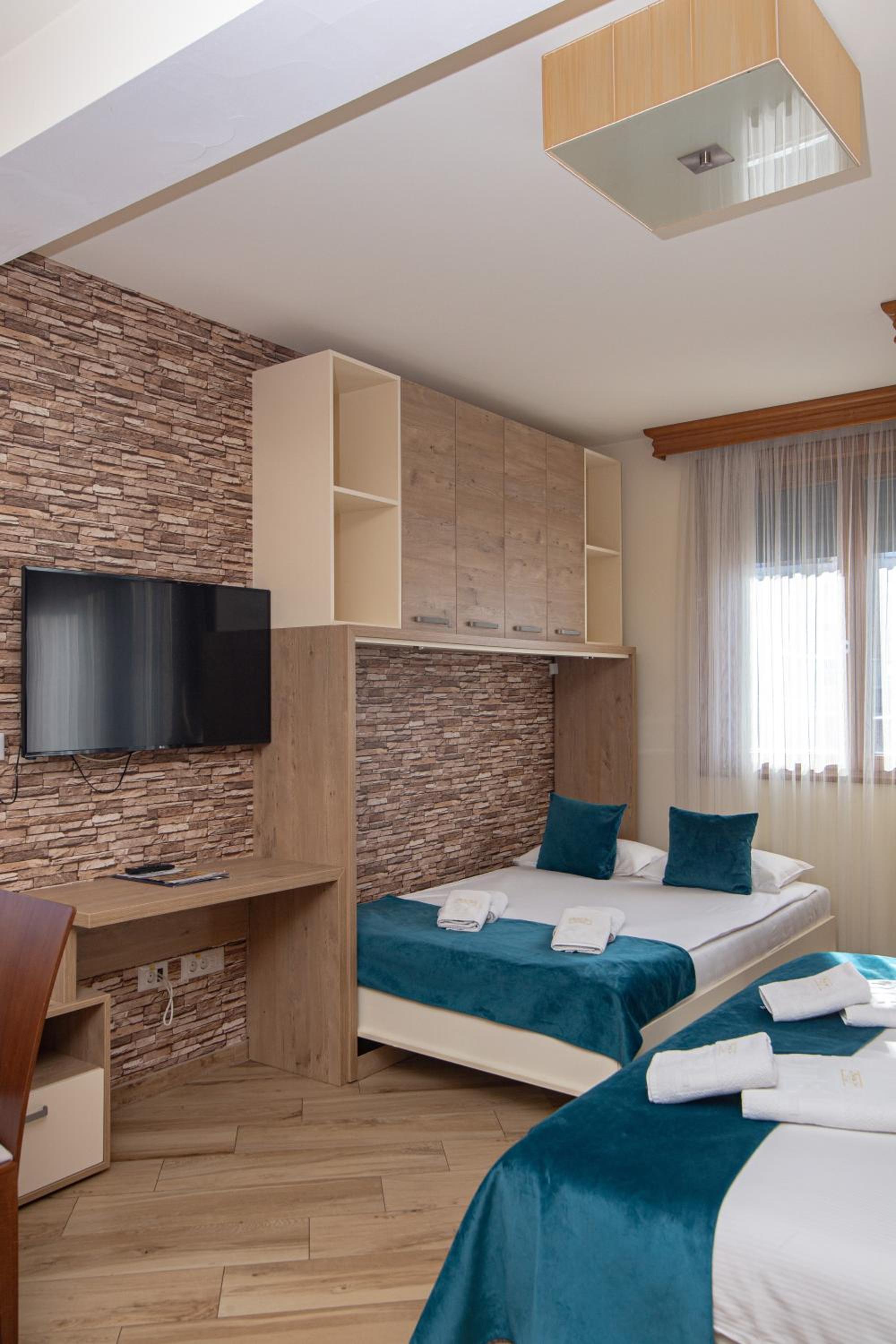 Studio Apartment - Photo 3