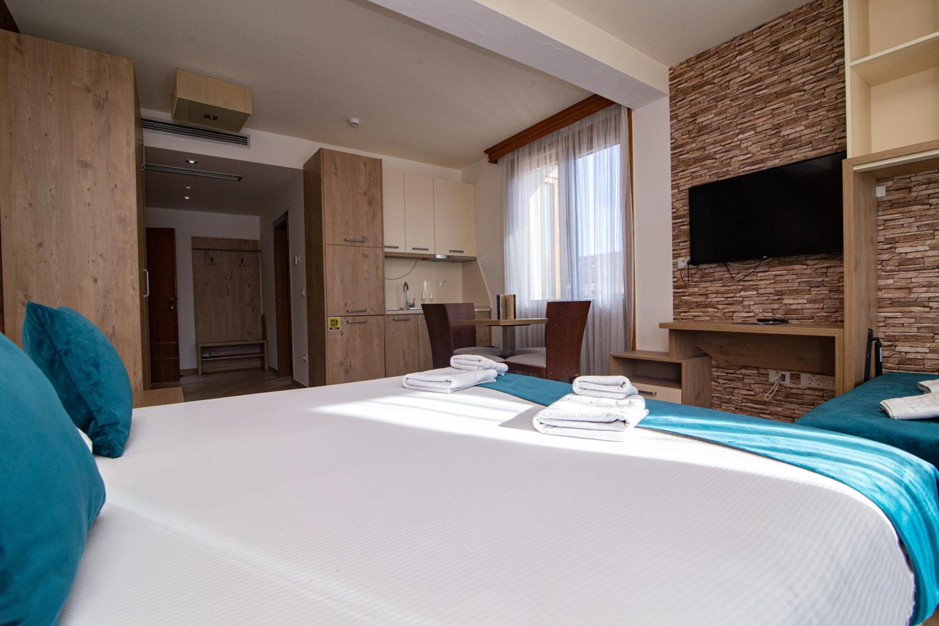 Studio Apartment - Photo 6