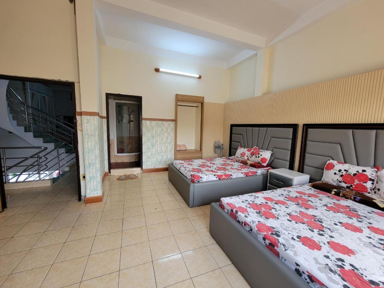 Double Room with Two Double Beds - Photo 10