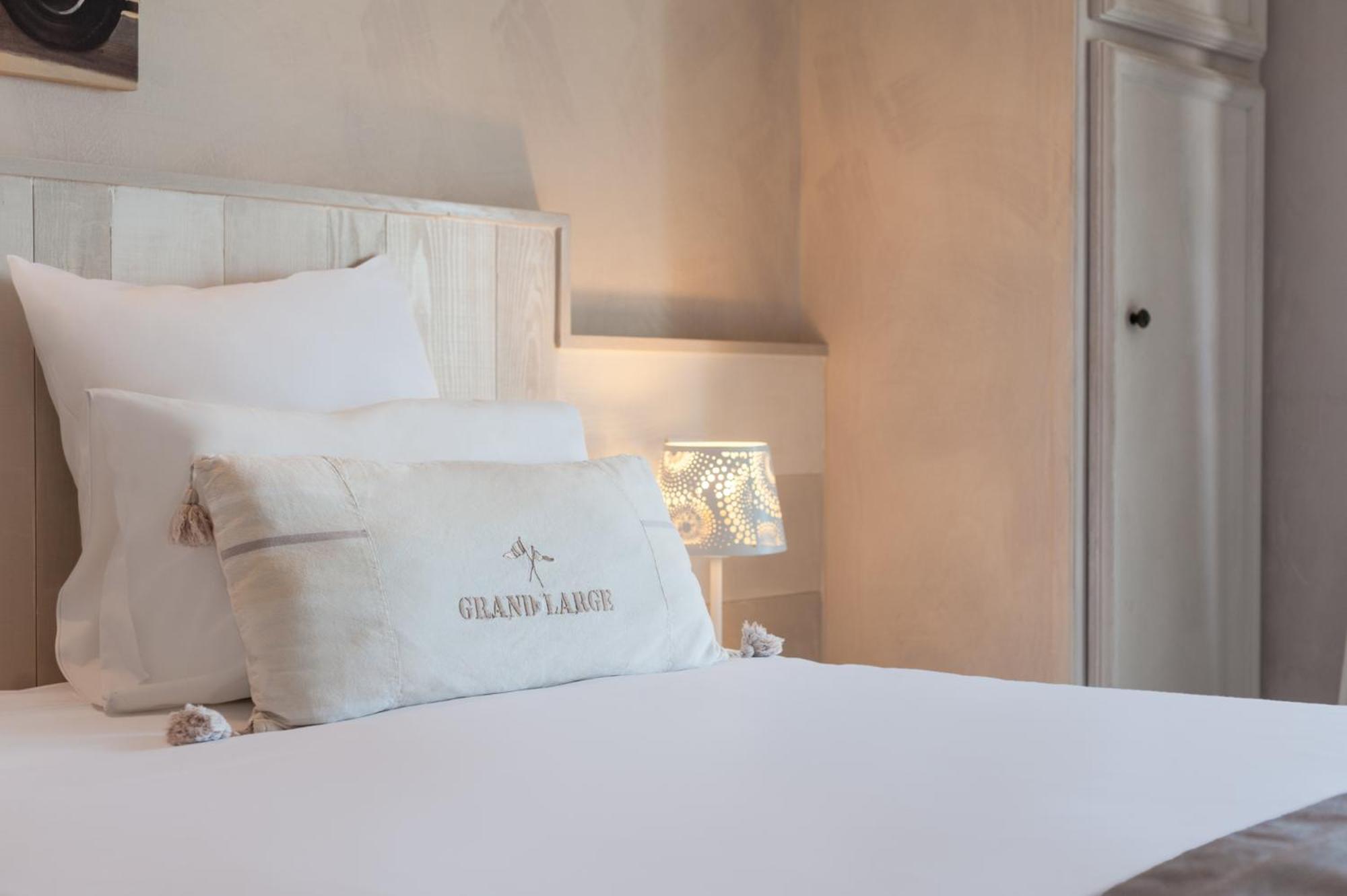 Superior Triple Room with Sea View - Photo 1