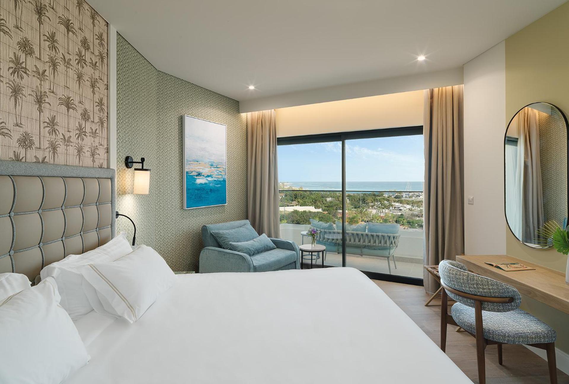 Signature One Bedroom Suite Sea View - Photo 2