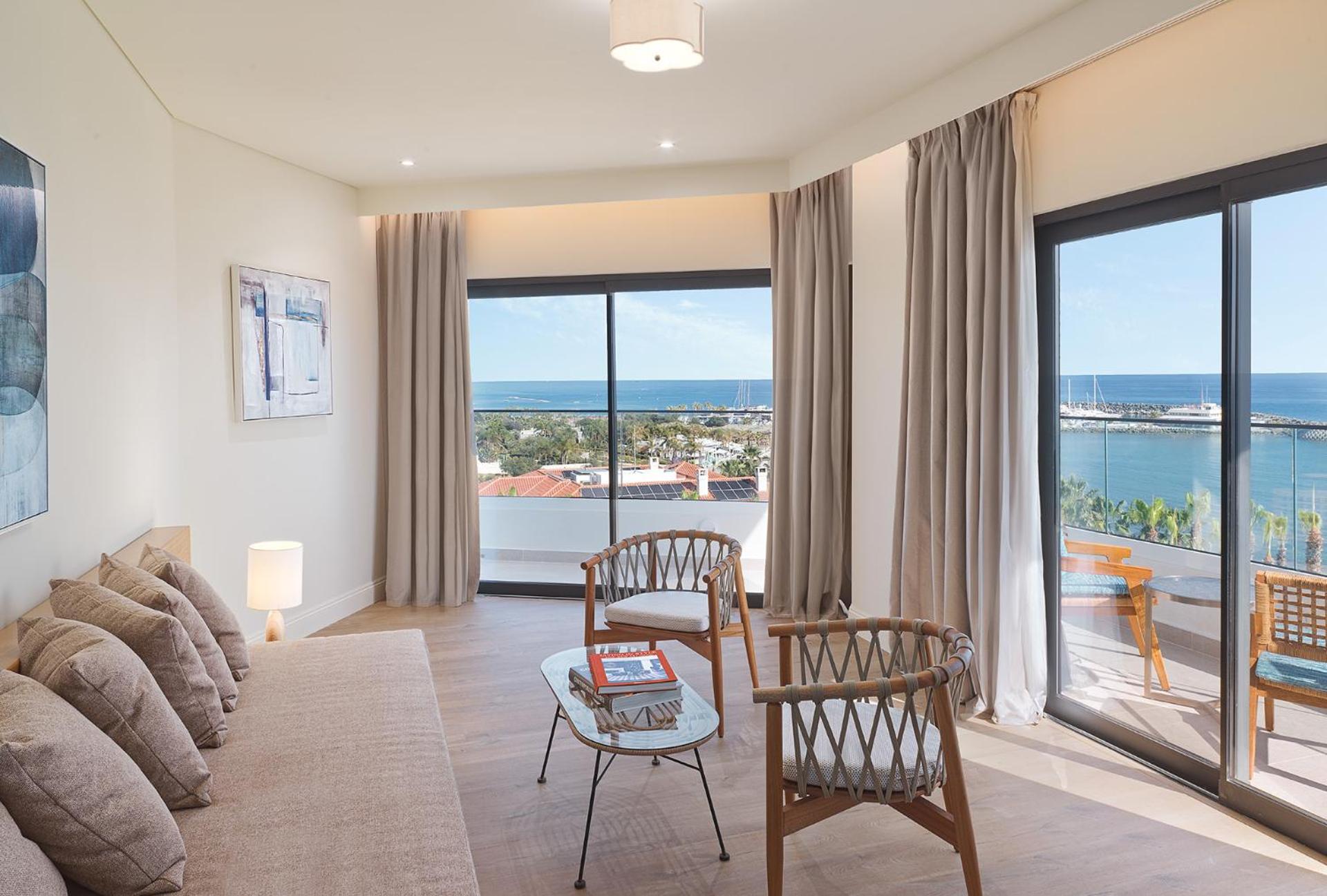 Signature One Bedroom Suite Sea View - Photo 3