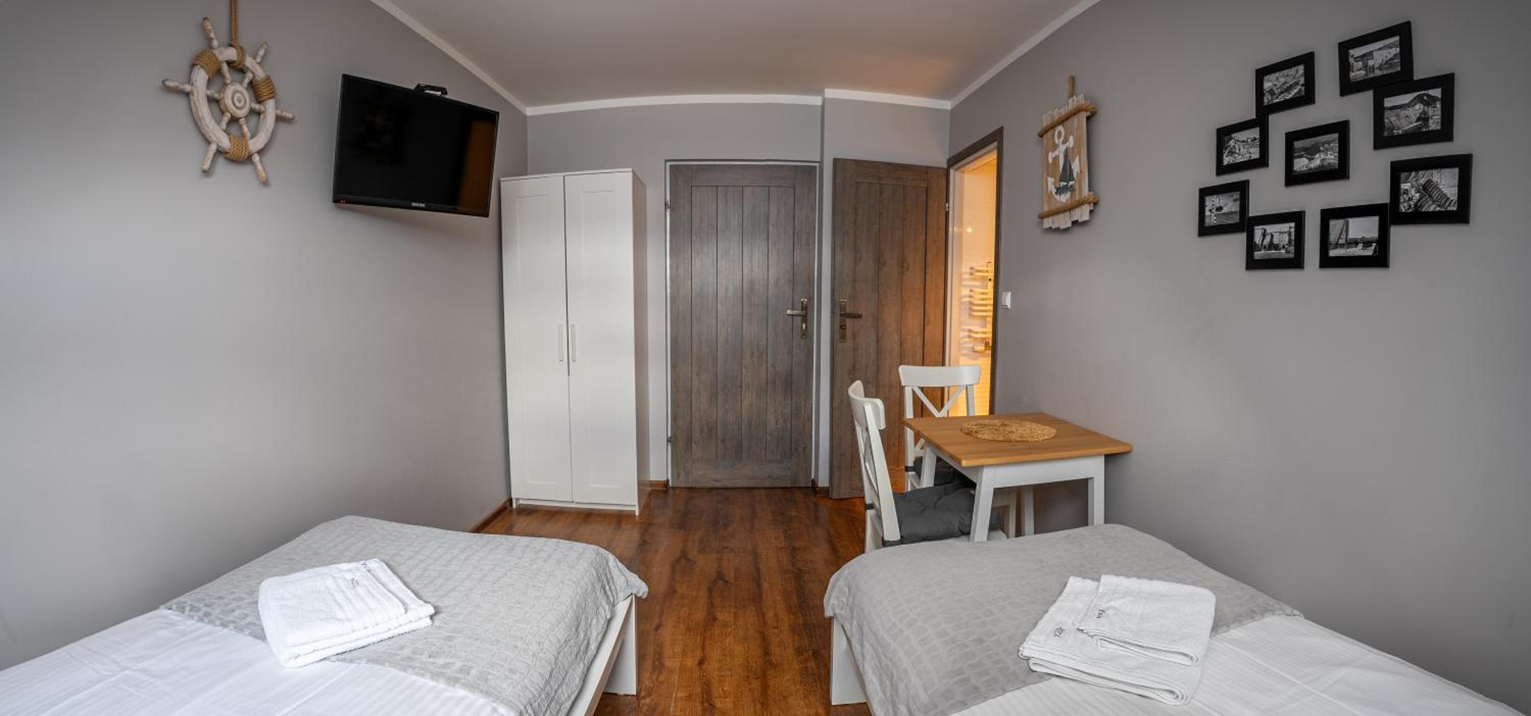 Twin Room - Photo 1