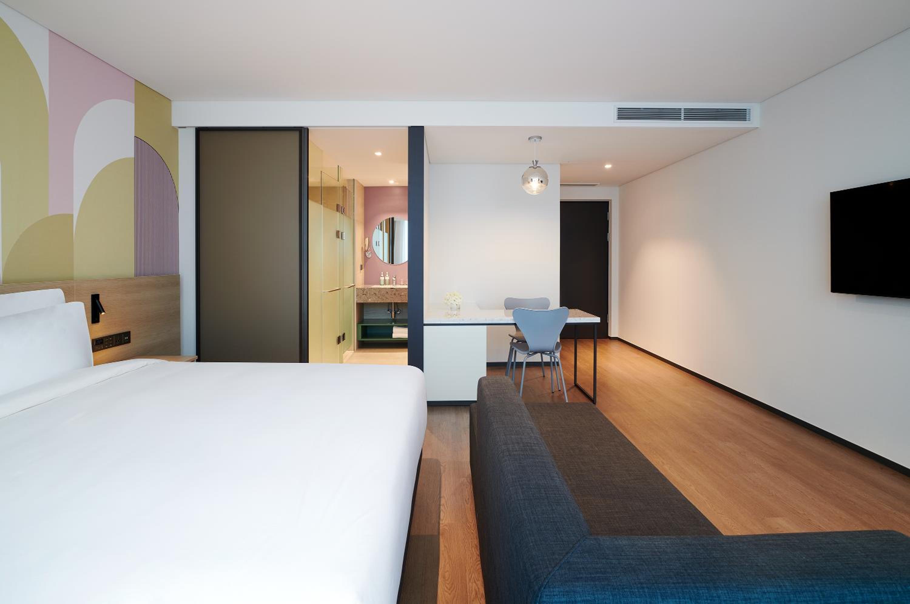 Superior Suite with one double bed - Photo 1