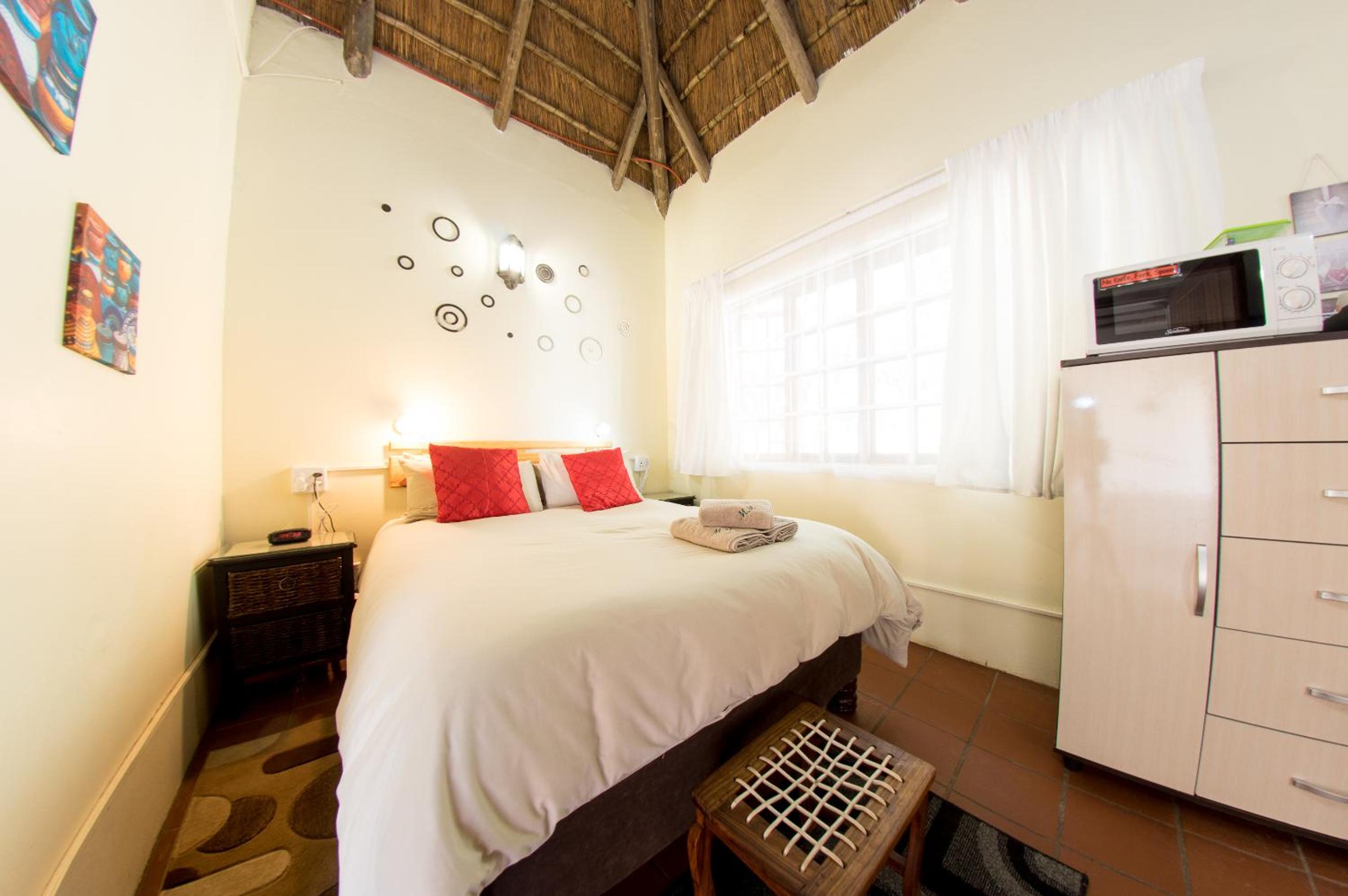 Deluxe Room (2 Adults + 1 Child) photo 1