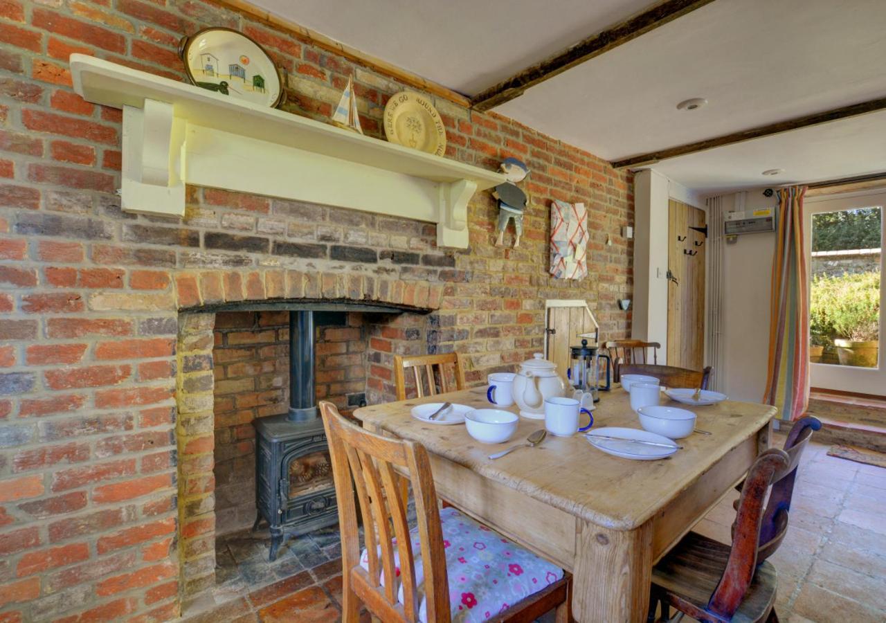 Three-Bedroom House photo 3