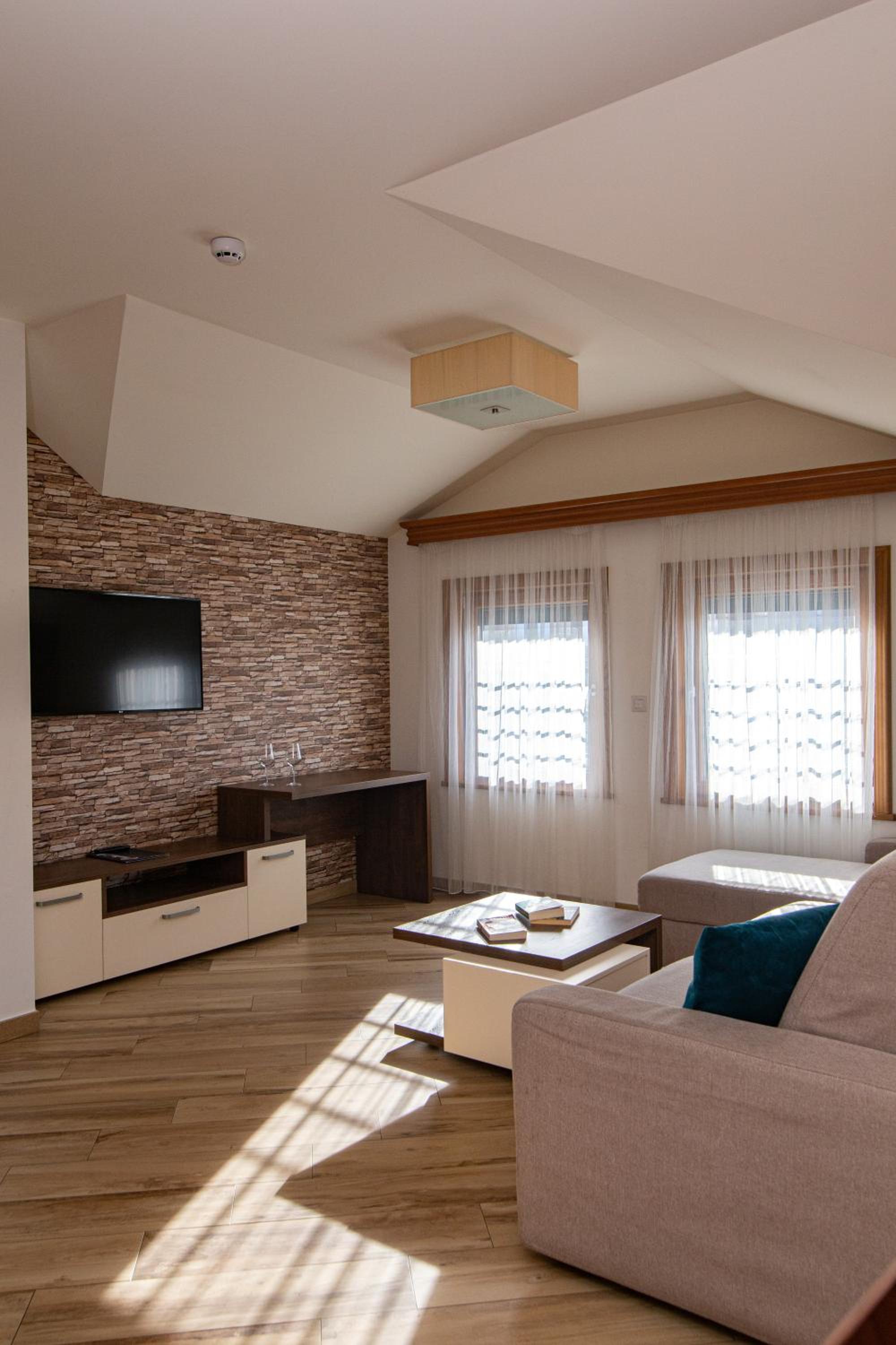 Two-Bedroom Apartment - Photo 5