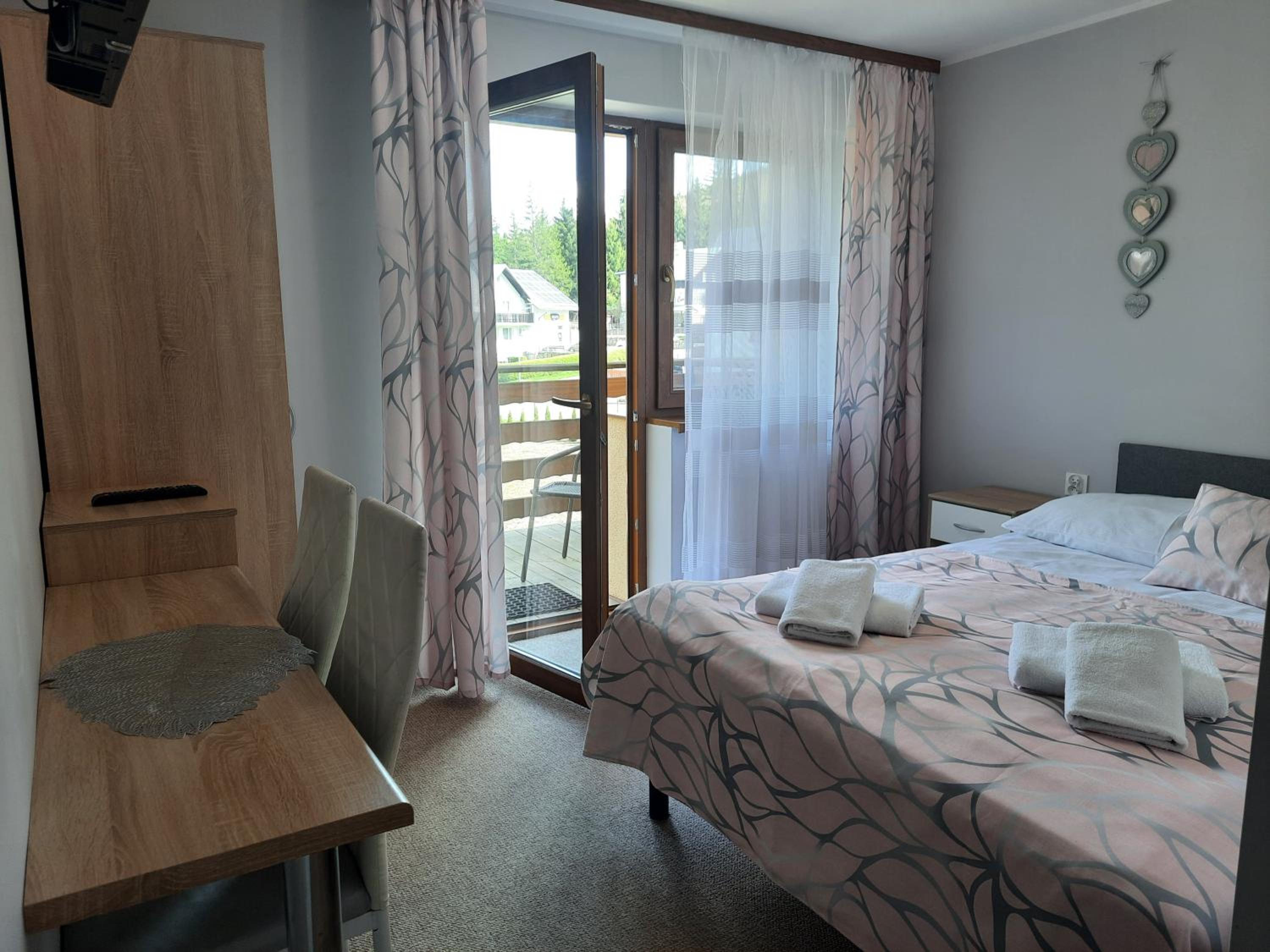 Double Room with Balcony - Photo 1