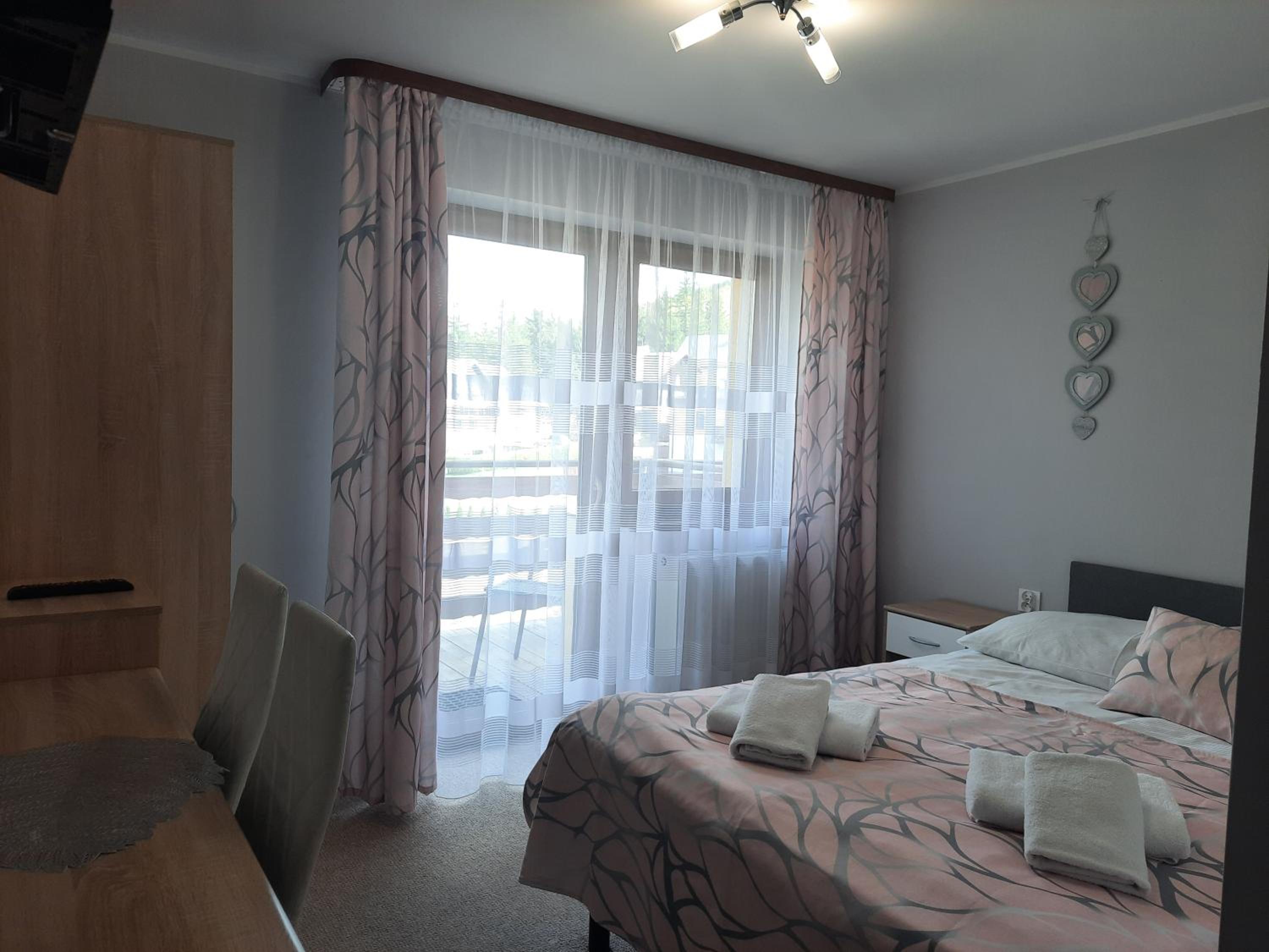 Double Room with Balcony - Photo 9