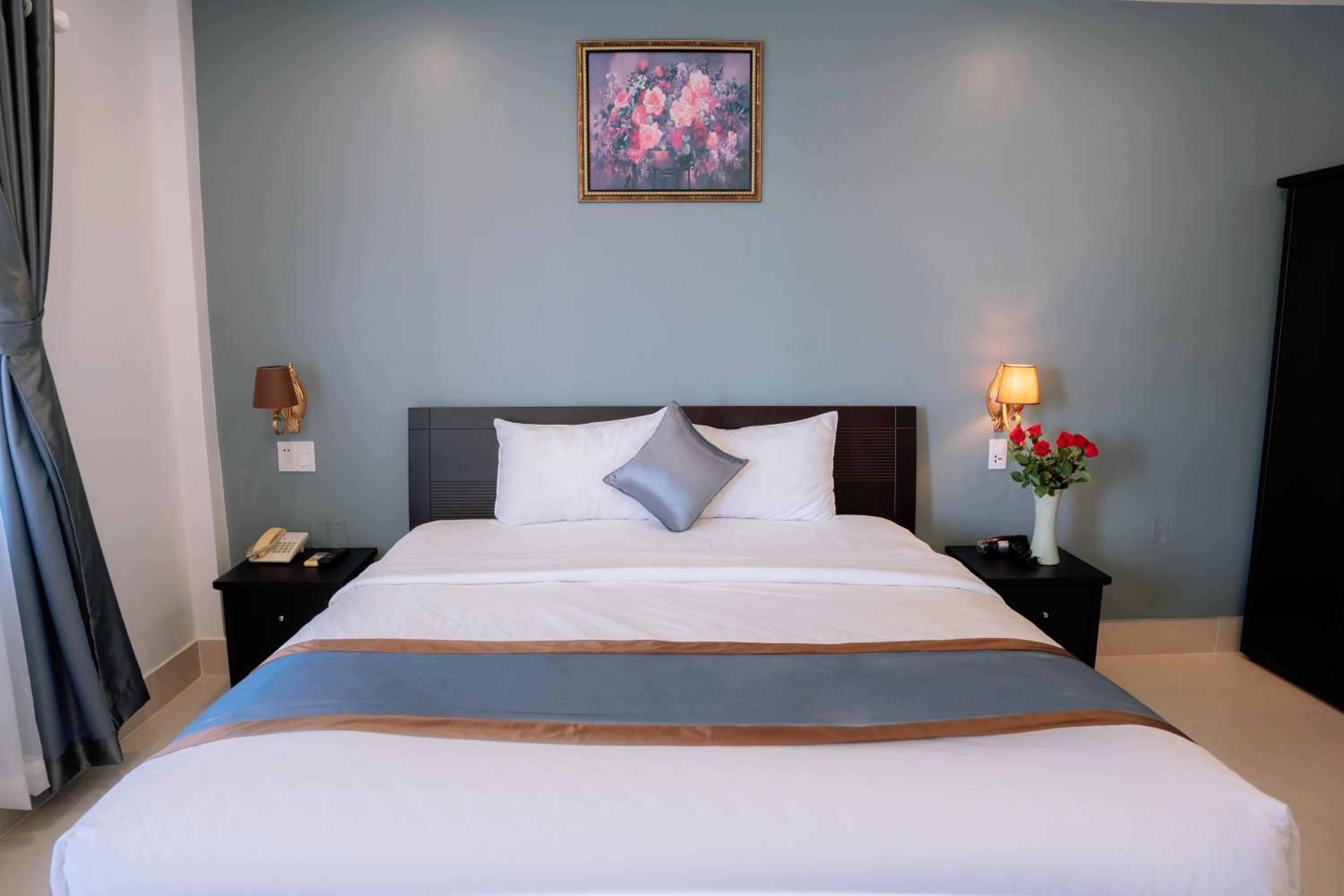 Superior Double or Twin Room with City View - Photo 5