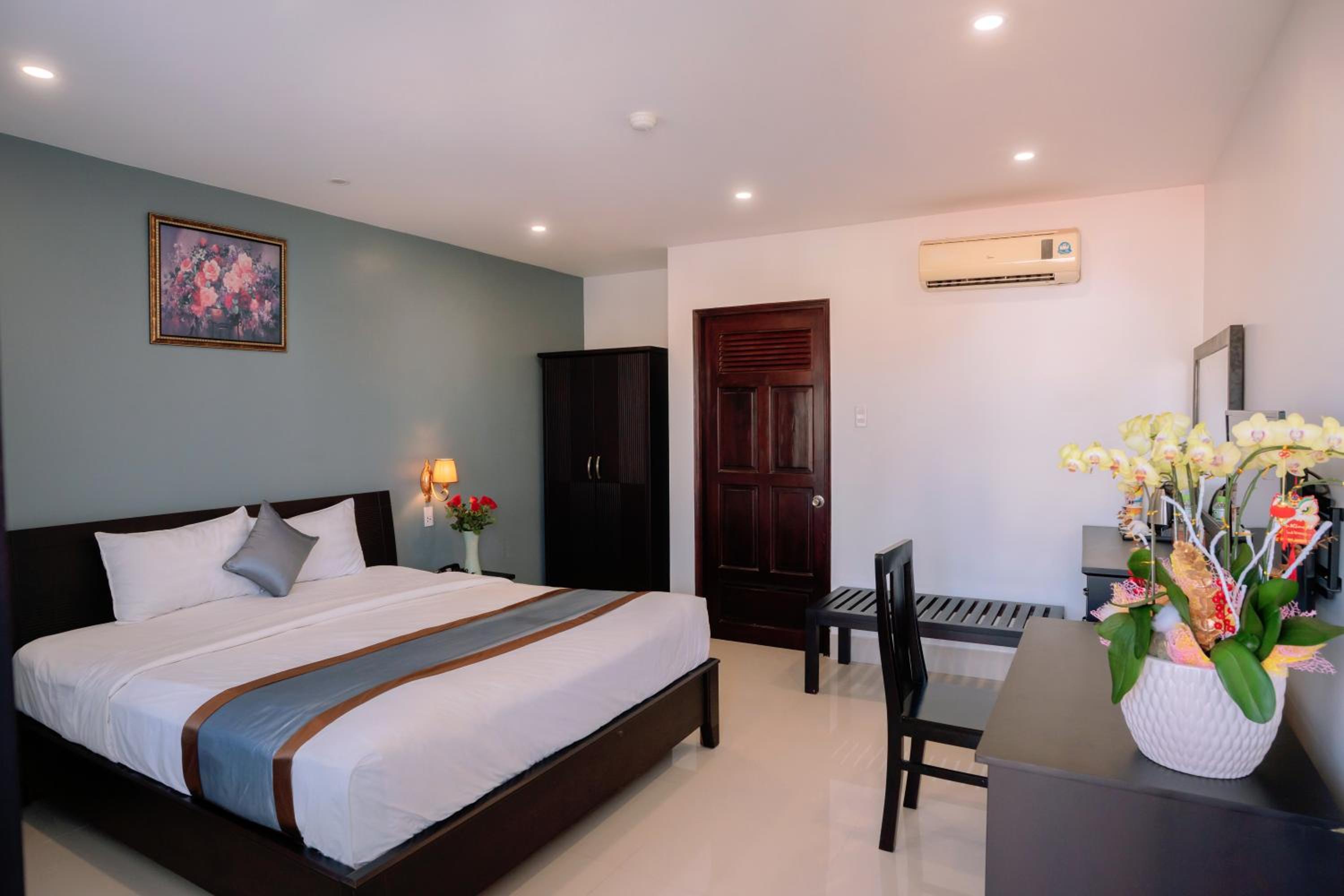 Superior Double or Twin Room with City View - Photo 2