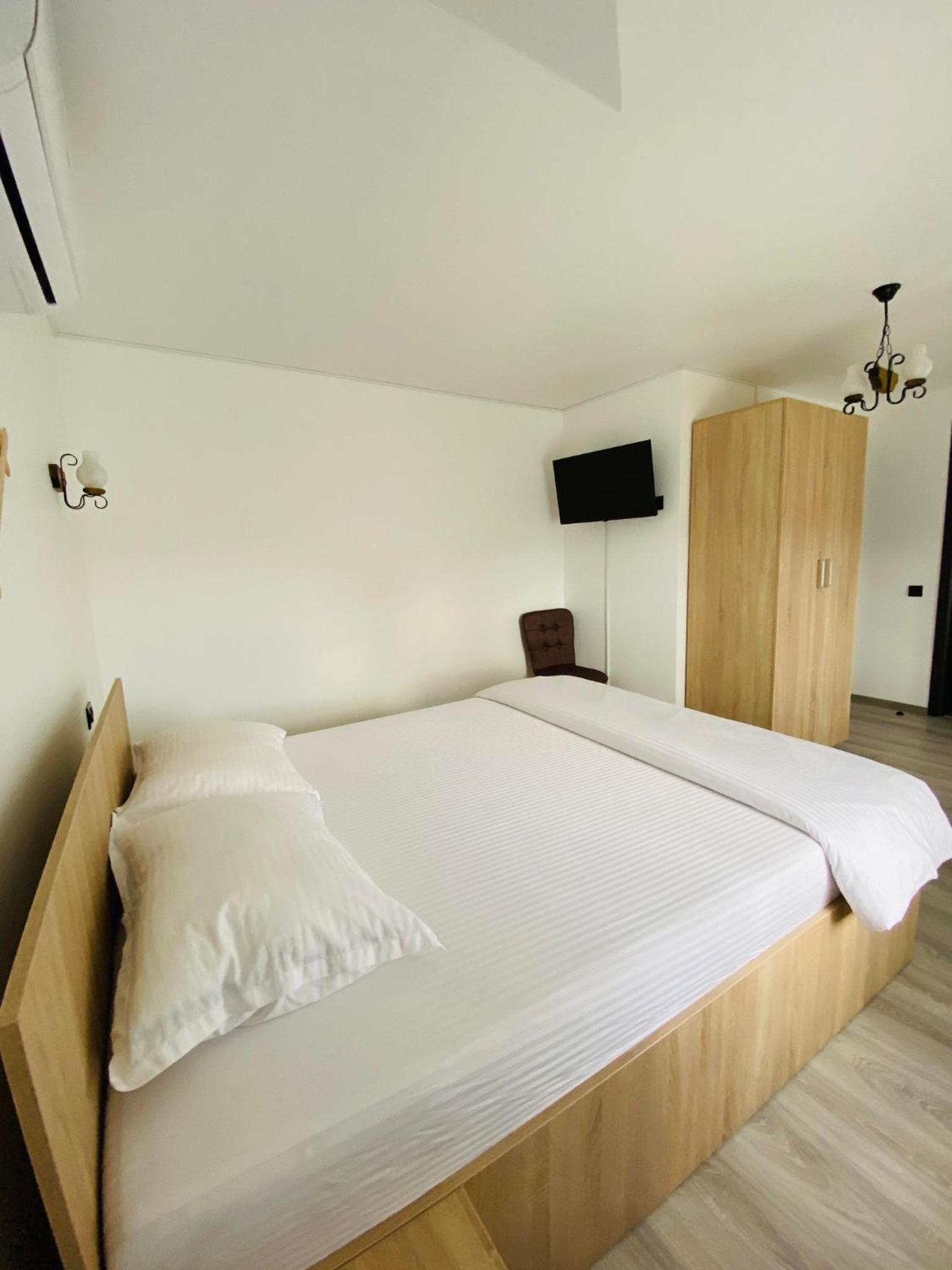 Double Room with Garden View - Photo 8