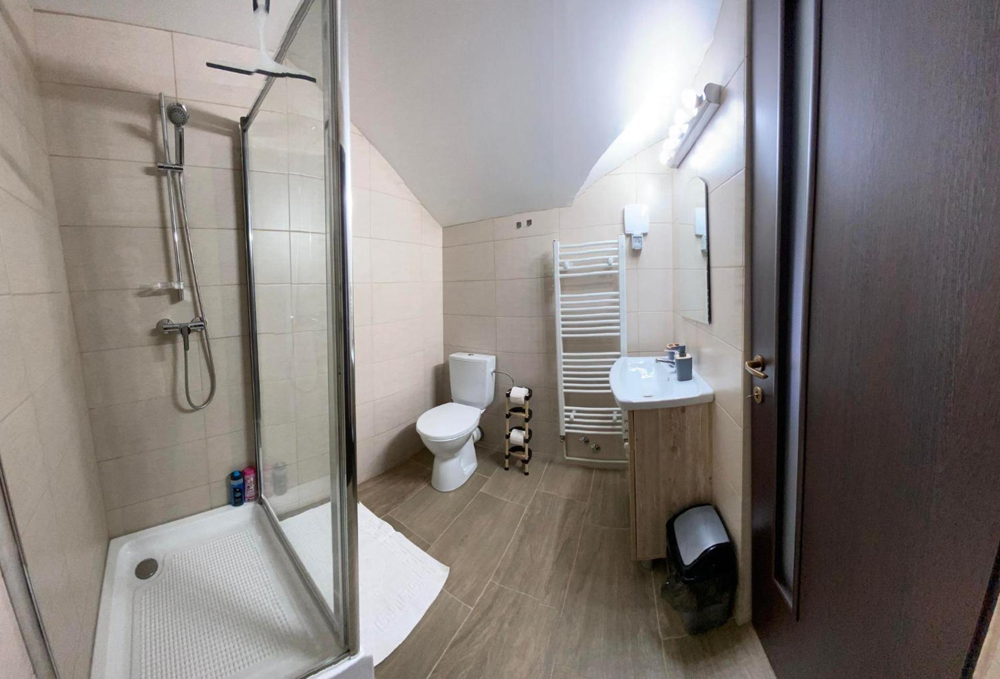 Double Room with Garden View - Photo 3