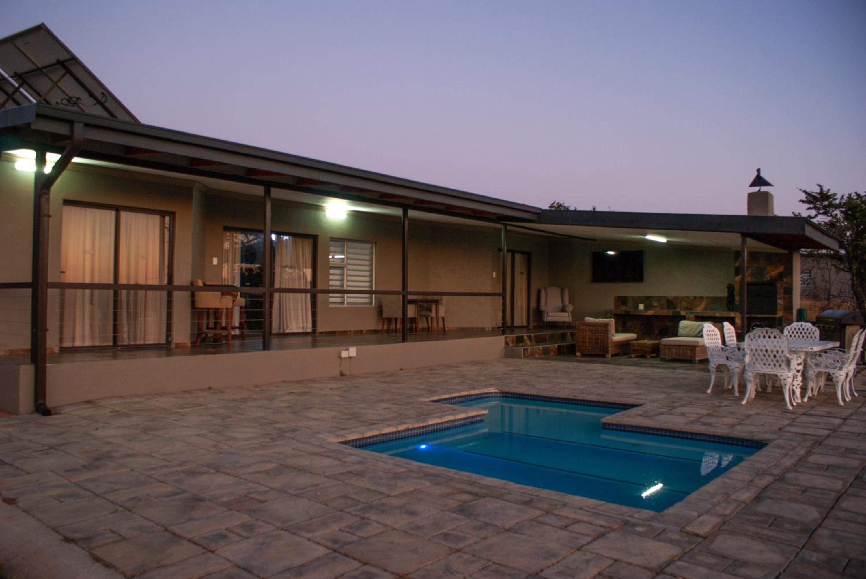 Four-Bedroom House photo 2