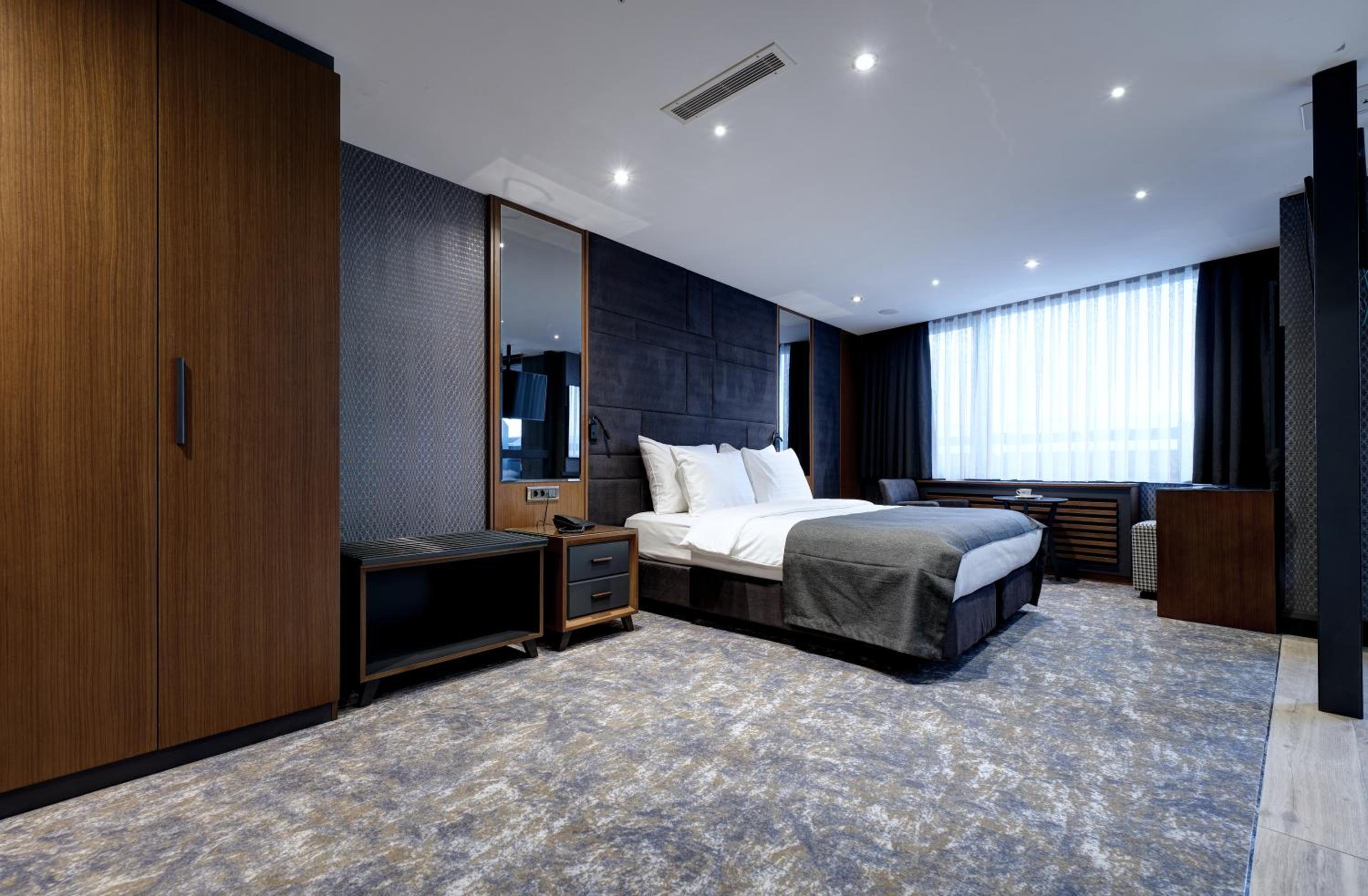 Junior Suite with Terrace - Photo 16
