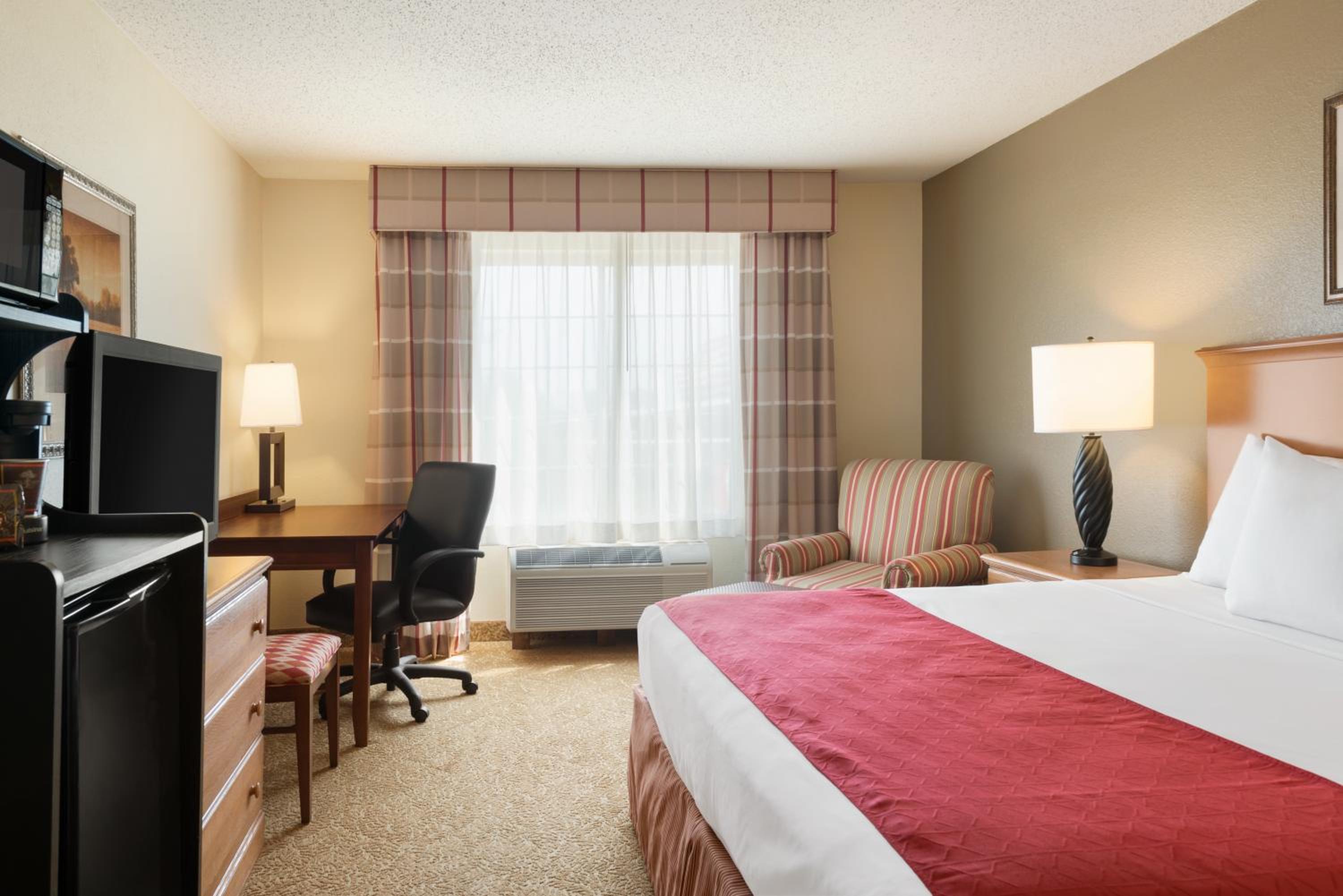 King Room - Non-Smoking photo 3