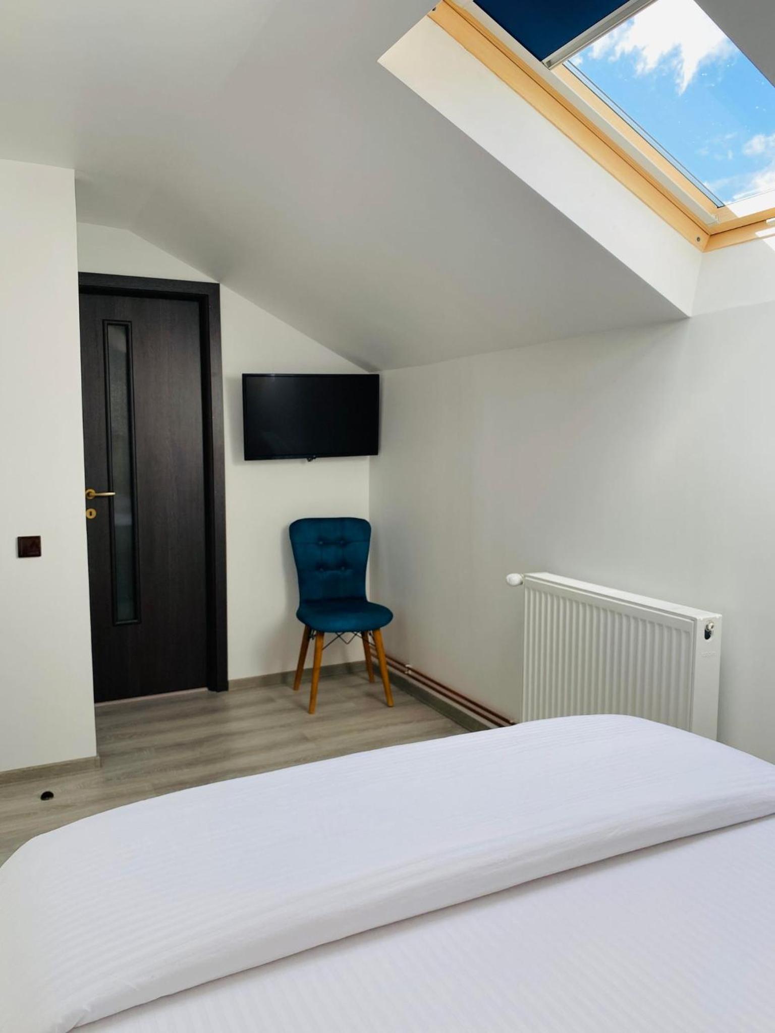 Double Room - Photo 2