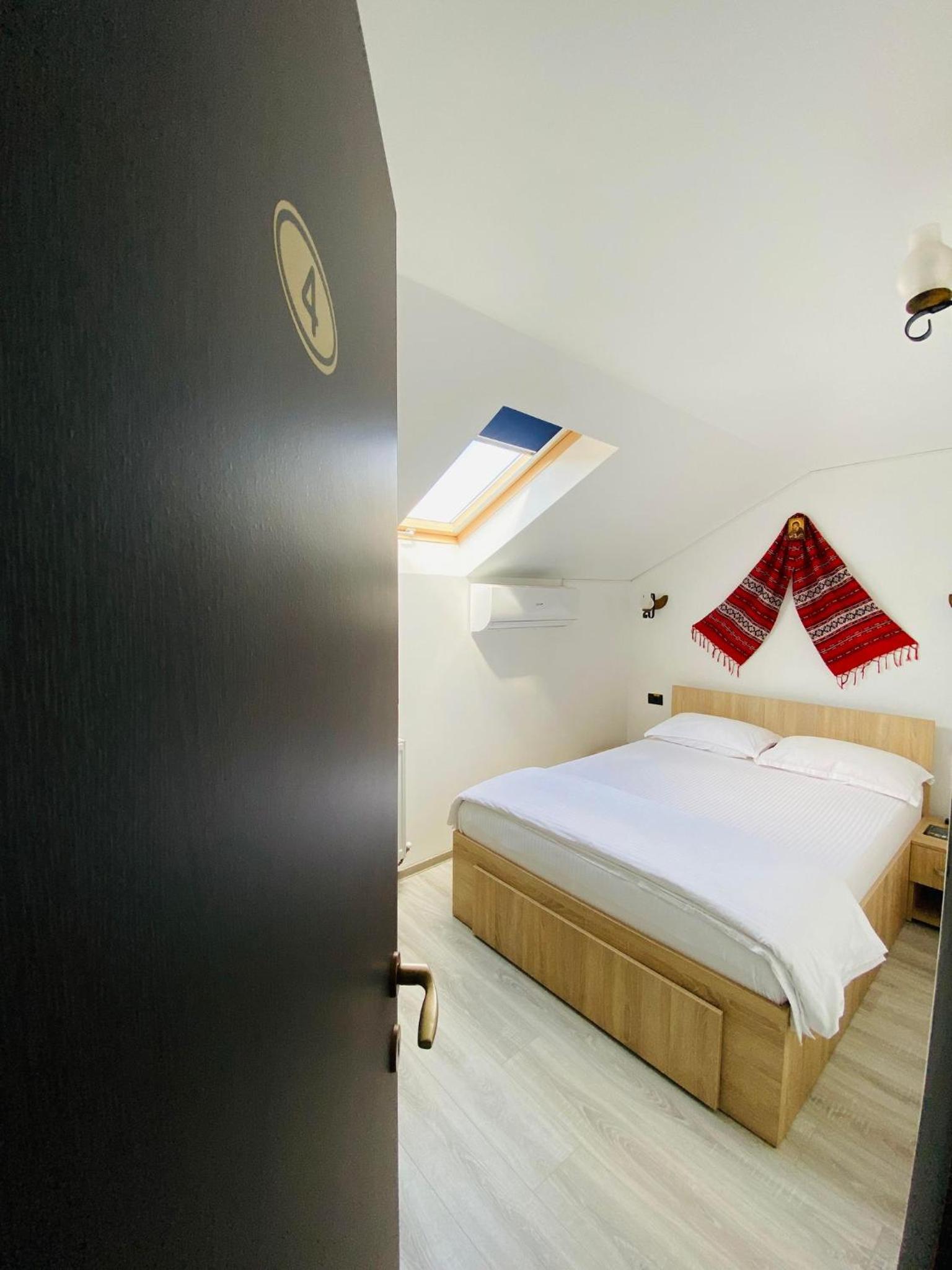Double Room - Photo 1