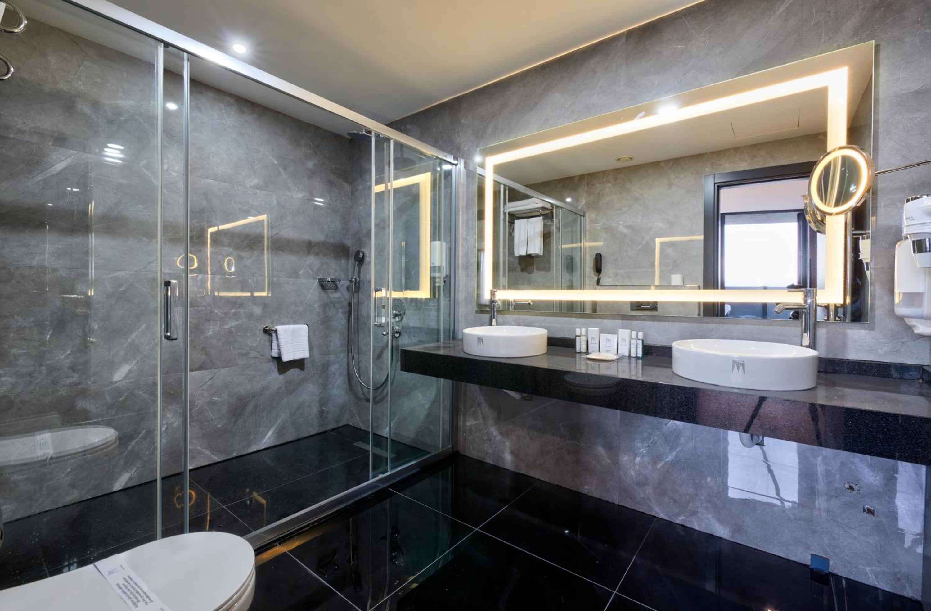 Junior Suite with Terrace - Photo 6