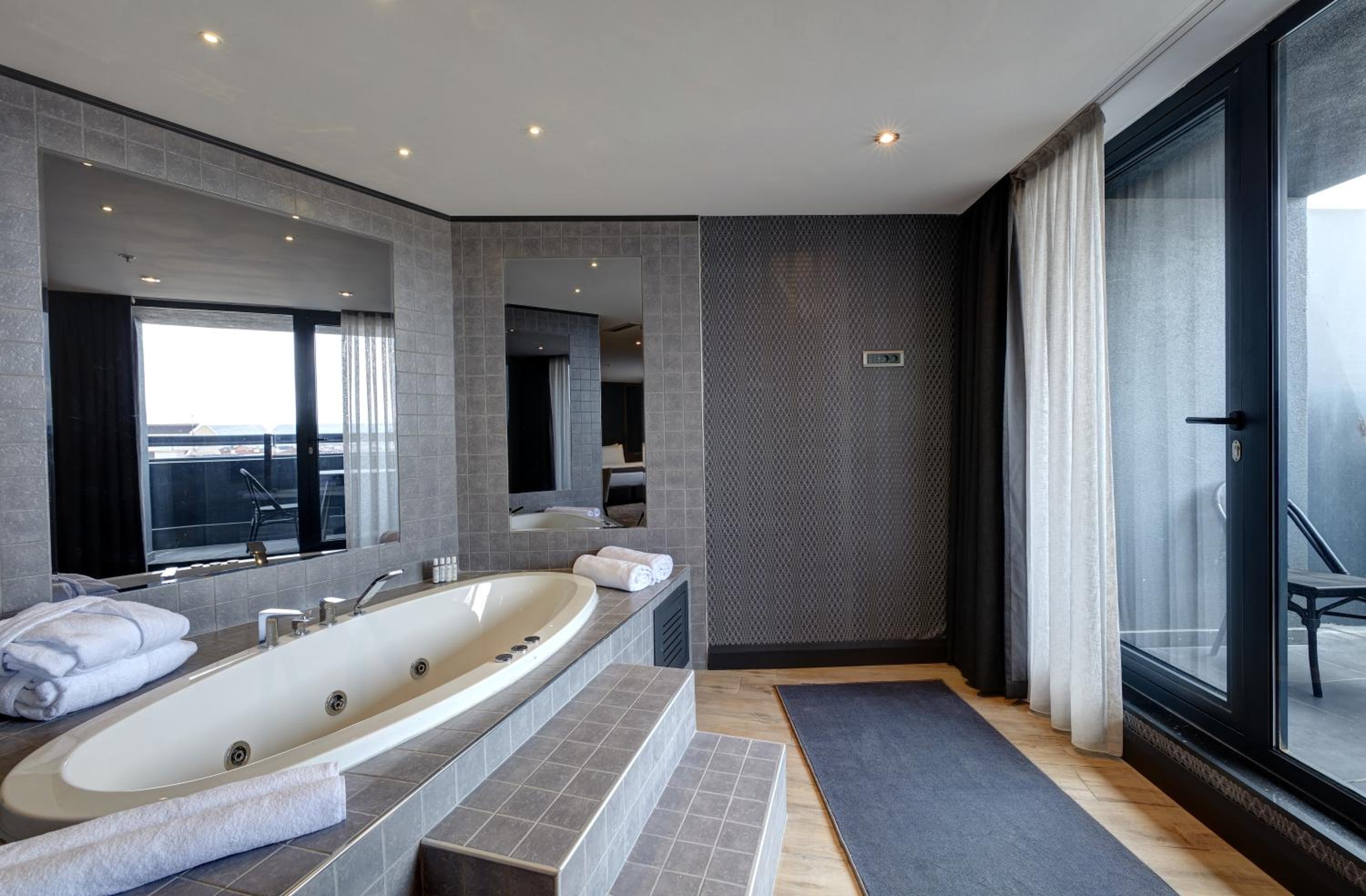 Junior Suite with Terrace - Photo 9