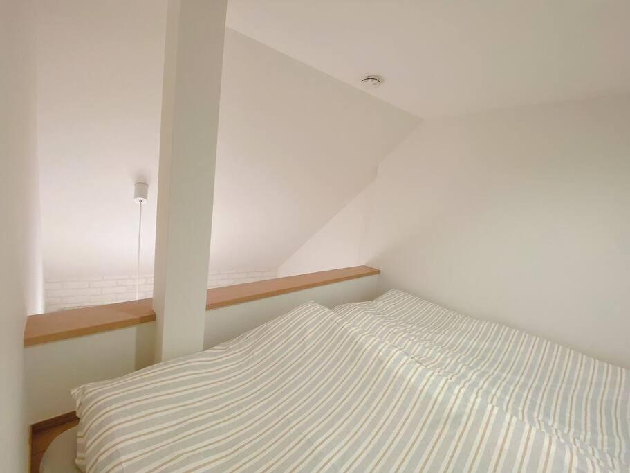 One-Bedroom Apartment photo 3