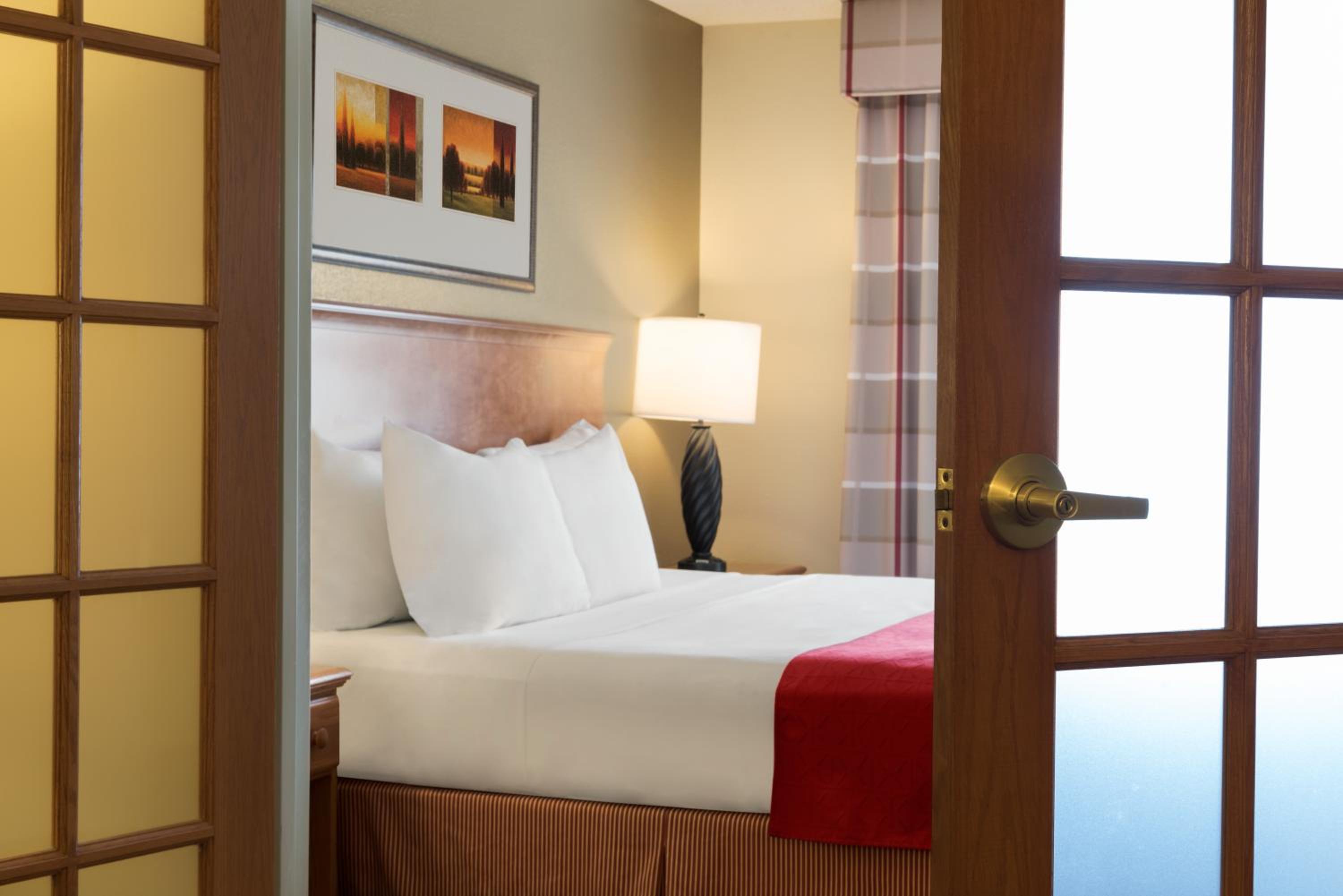 King Suite with Sofa Bed photo 2