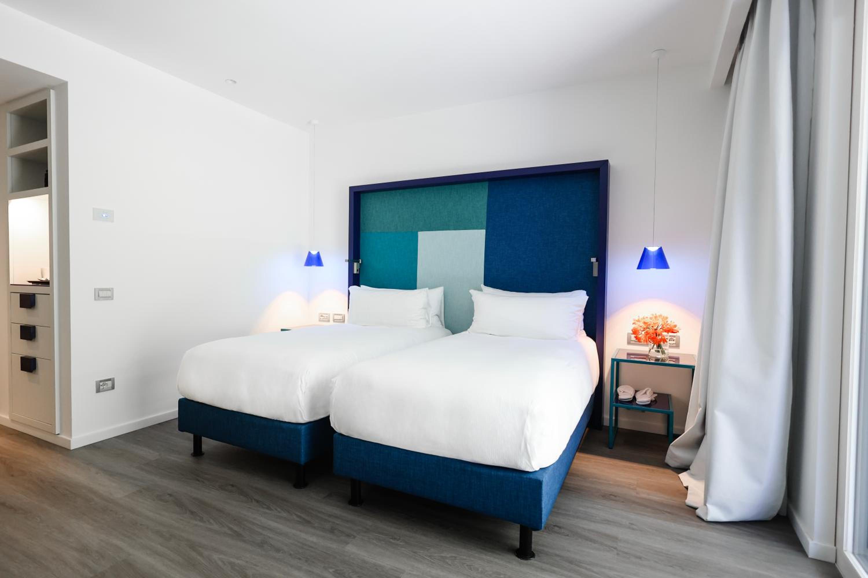 Twin Superior Room thumbnail 6