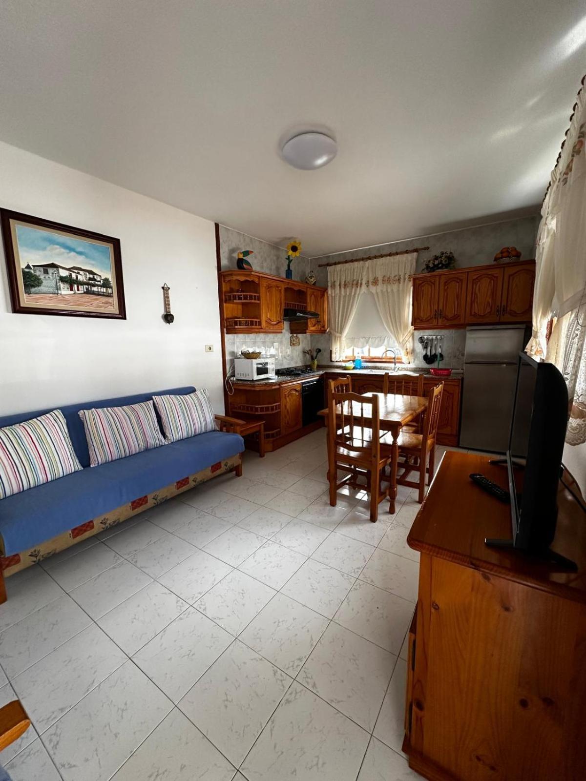 Apartment with Balcony photo 2