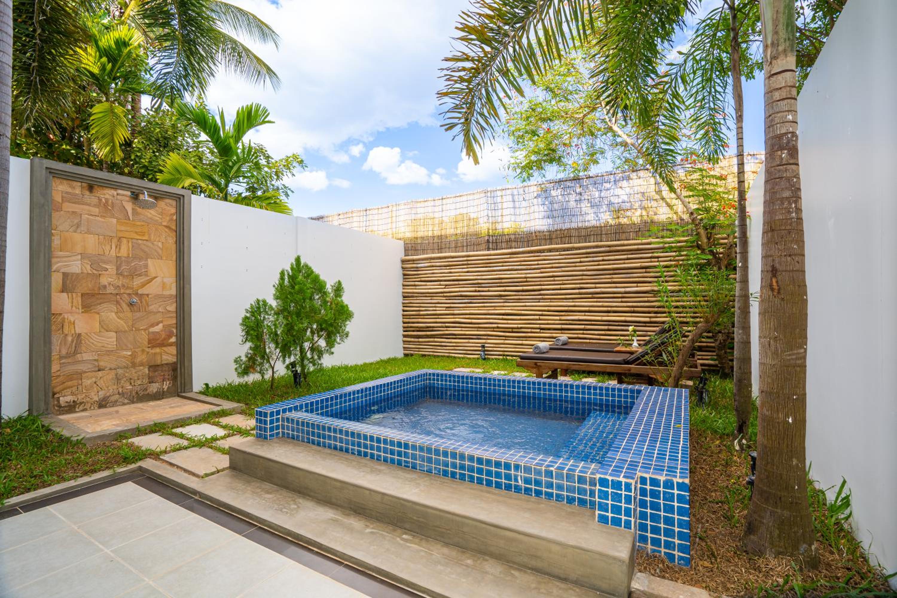 Junior Suite with Private Pool - Photo 4